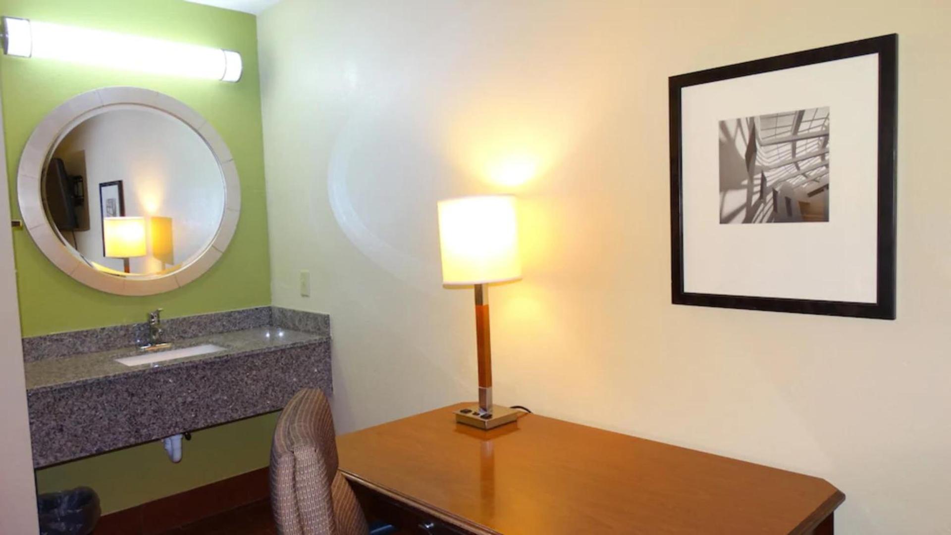 Savannah Garden Hotel photo 15