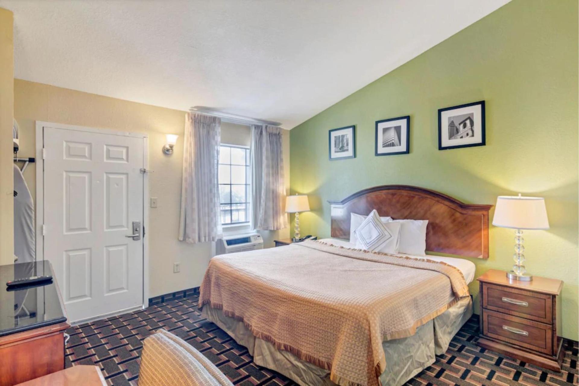 Savannah Garden Hotel photo 3