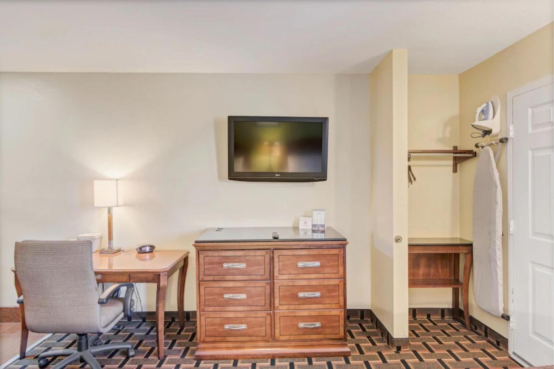 Savannah Garden Hotel photo 17