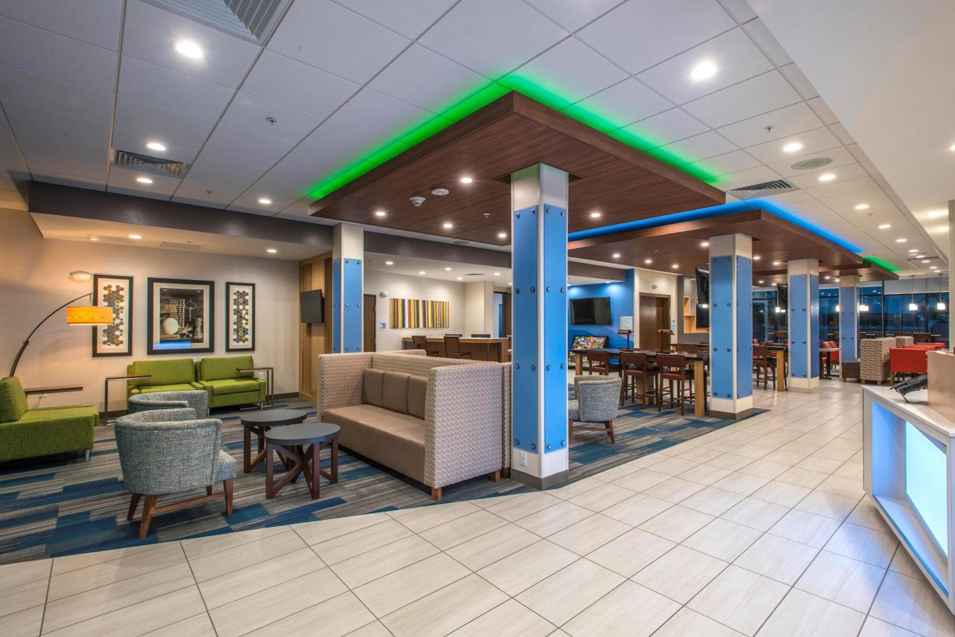 Holiday Inn Express & Suites - Phoenix North - Happy Valley by IHG photo 15