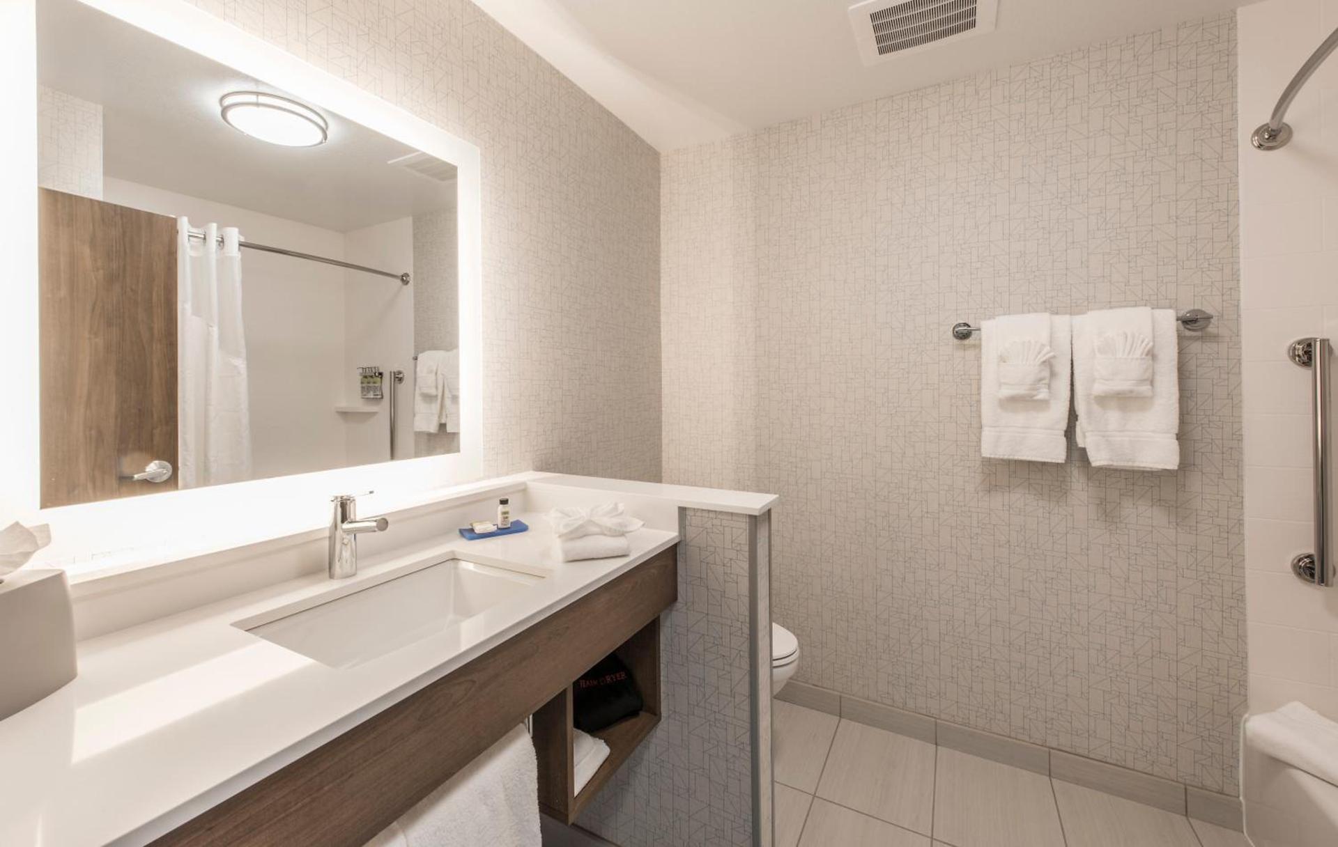 Holiday Inn Express & Suites - Phoenix North - Happy Valley by IHG photo 37