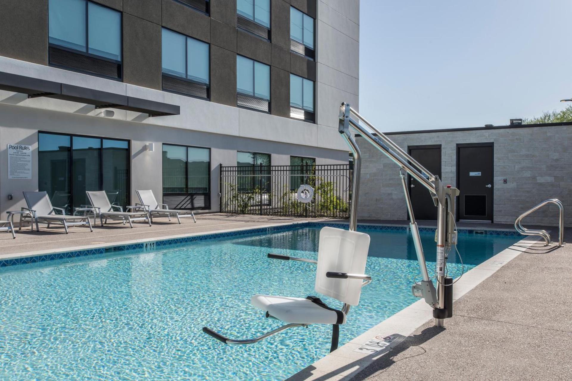 Holiday Inn Express & Suites - Phoenix North - Happy Valley by IHG photo 11