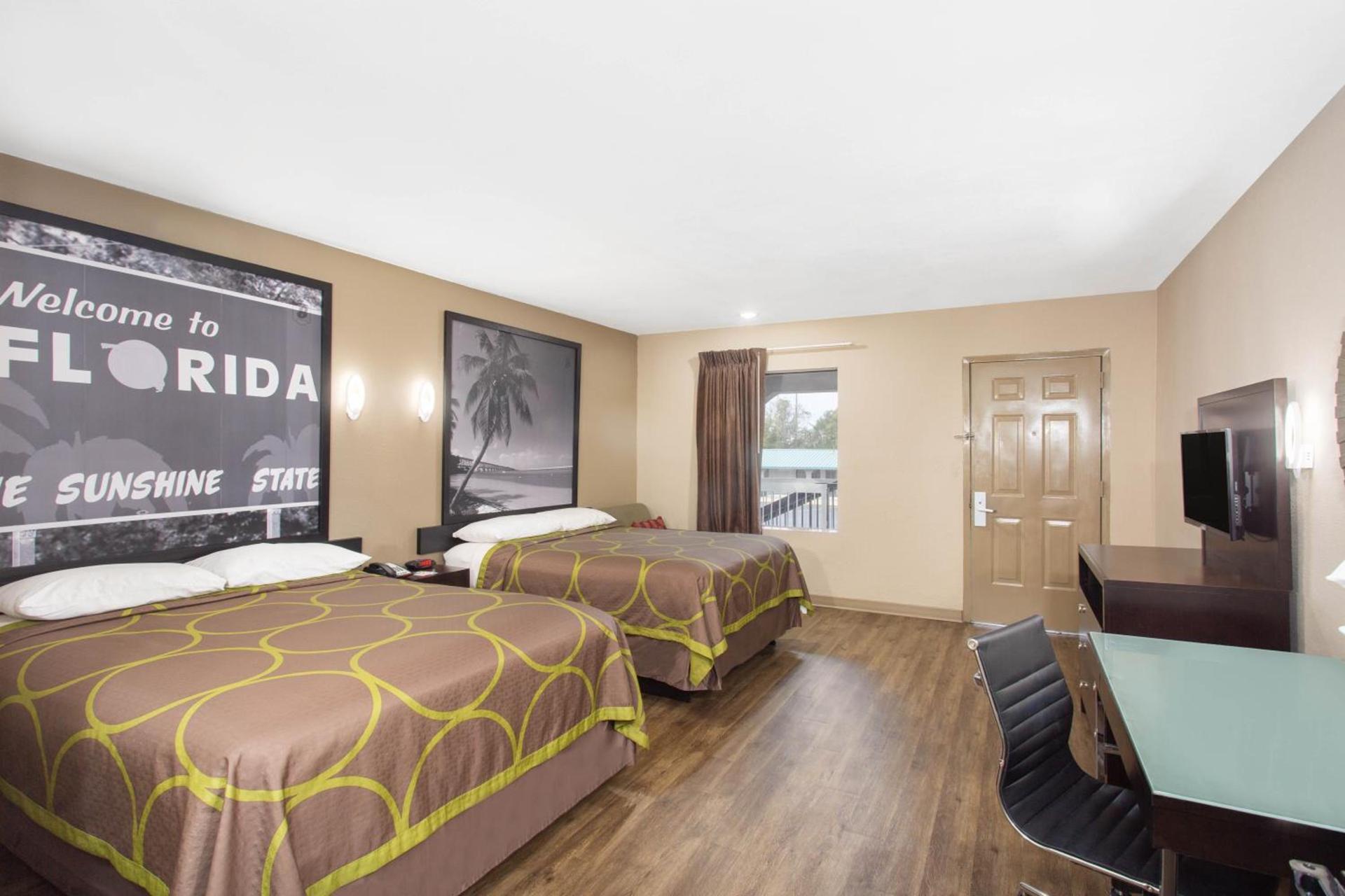Super 8 by Wyndham Pensacola NAS Area photo 15