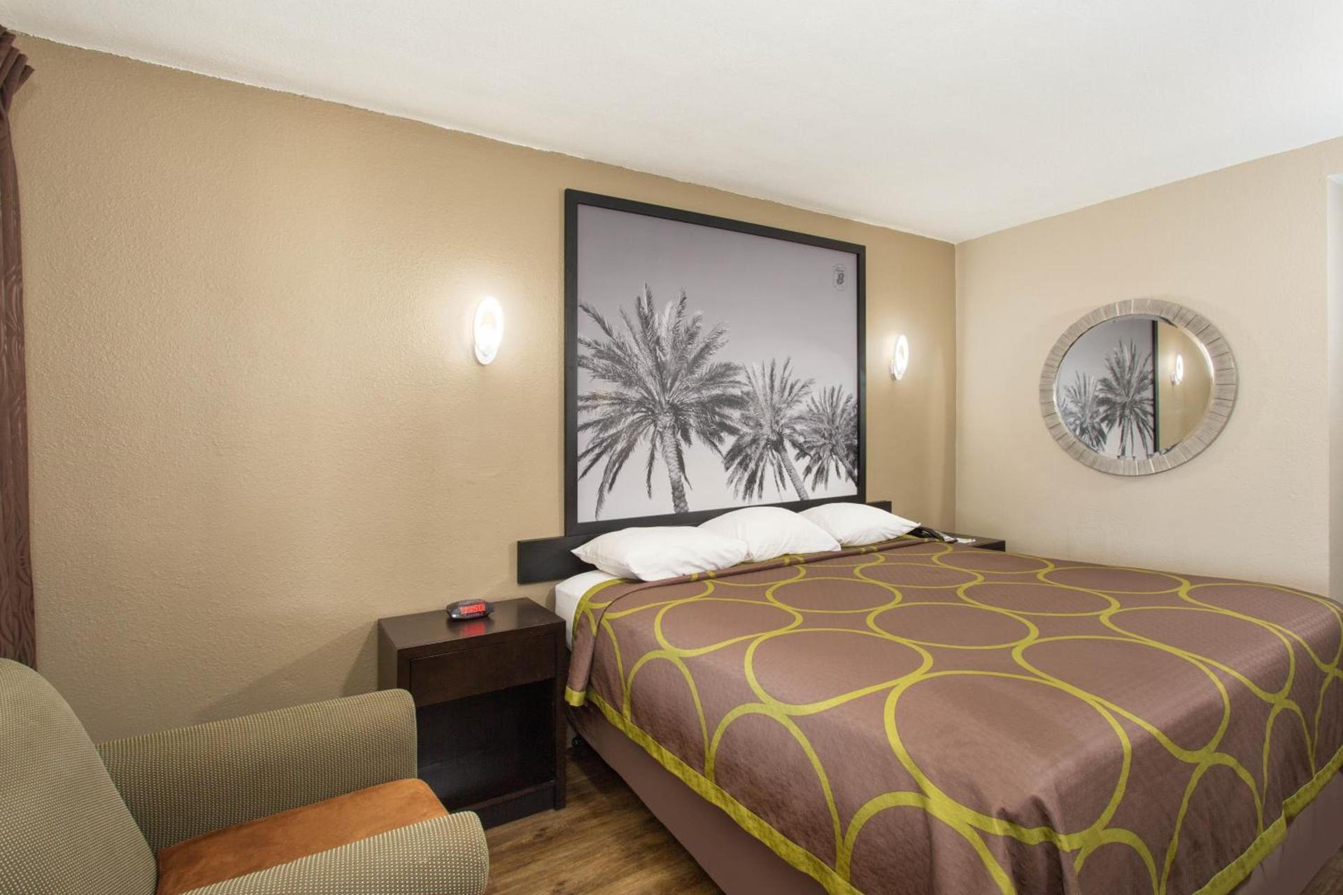 Super 8 by Wyndham Pensacola NAS Area photo 24