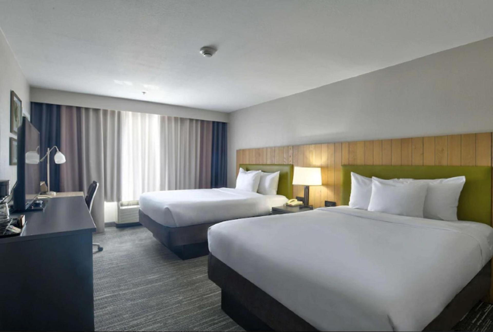 Country Inn & Suites by Radisson, Oklahoma City - Bricktown, OK photo 10