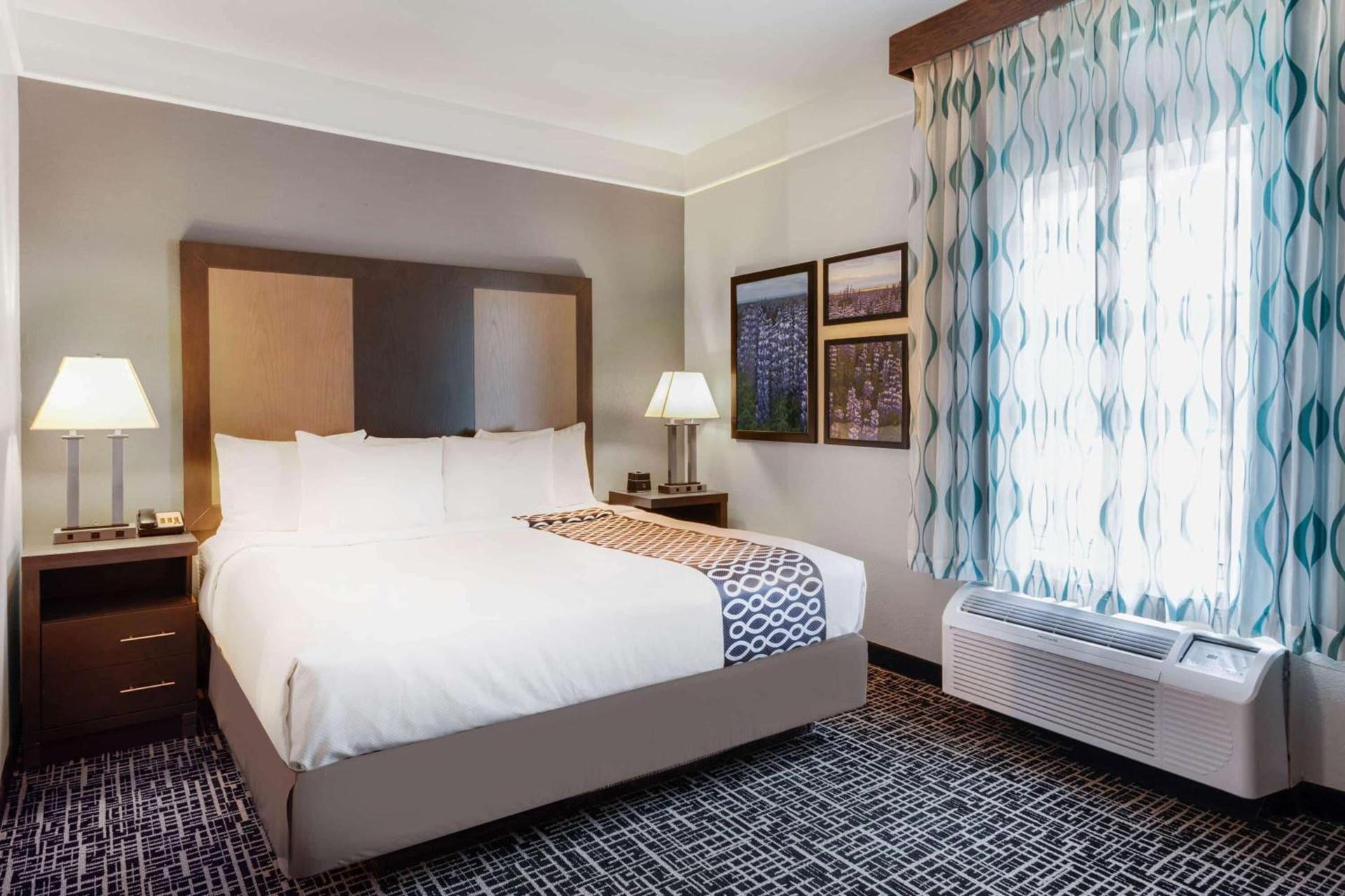 La Quinta by Wyndham Seguin photo 24