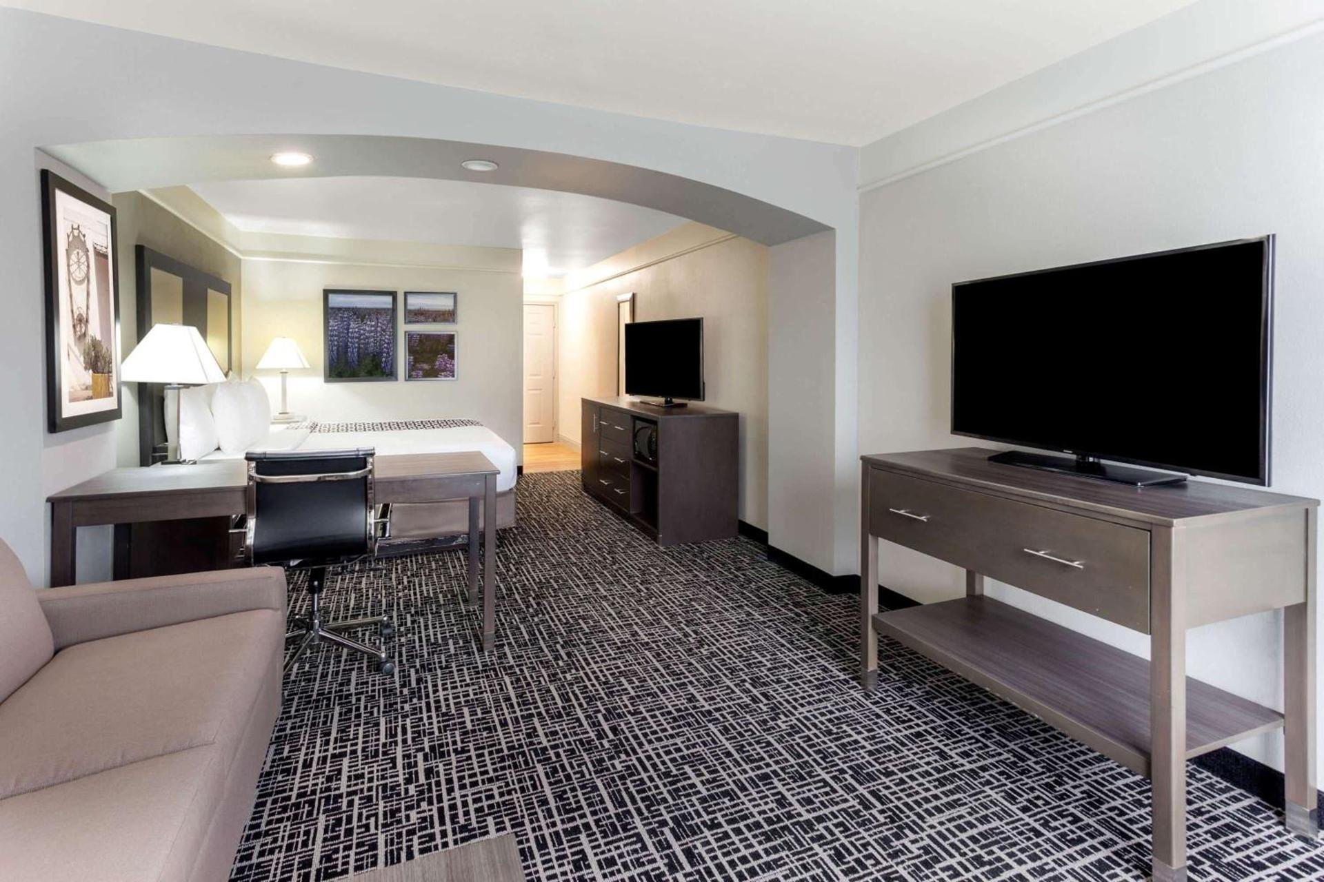 La Quinta by Wyndham Seguin photo 29