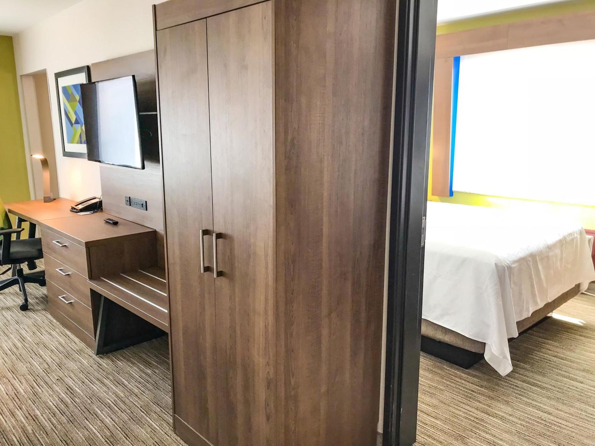 Holiday Inn Express & Suites Lubbock West by IHG photo 27