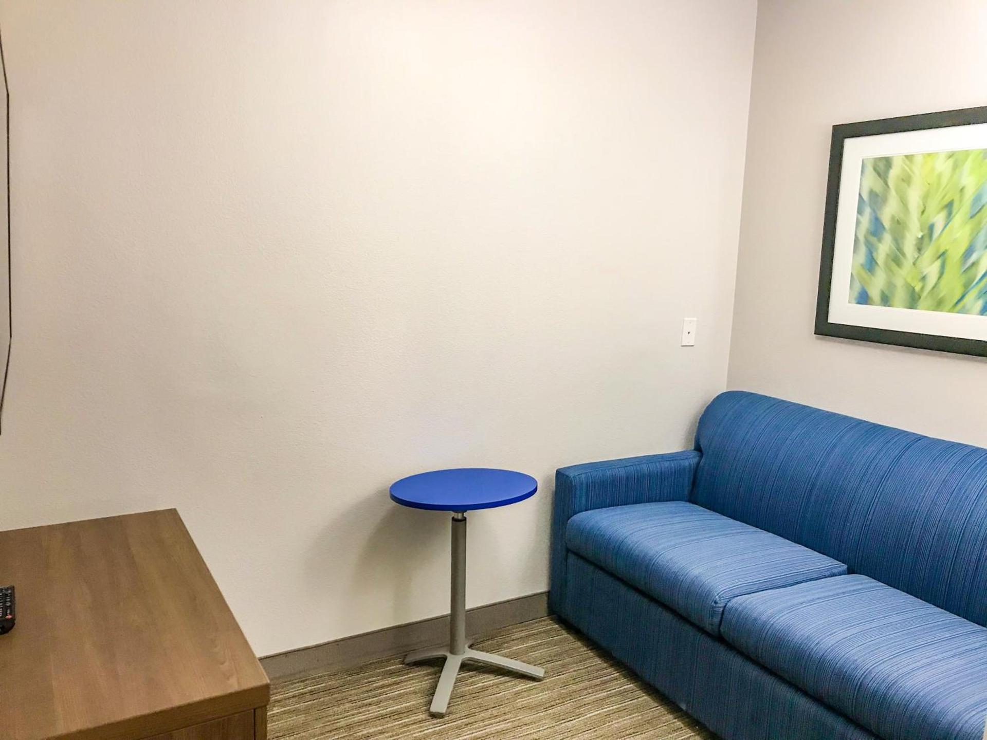 Holiday Inn Express & Suites Lubbock West by IHG photo 13