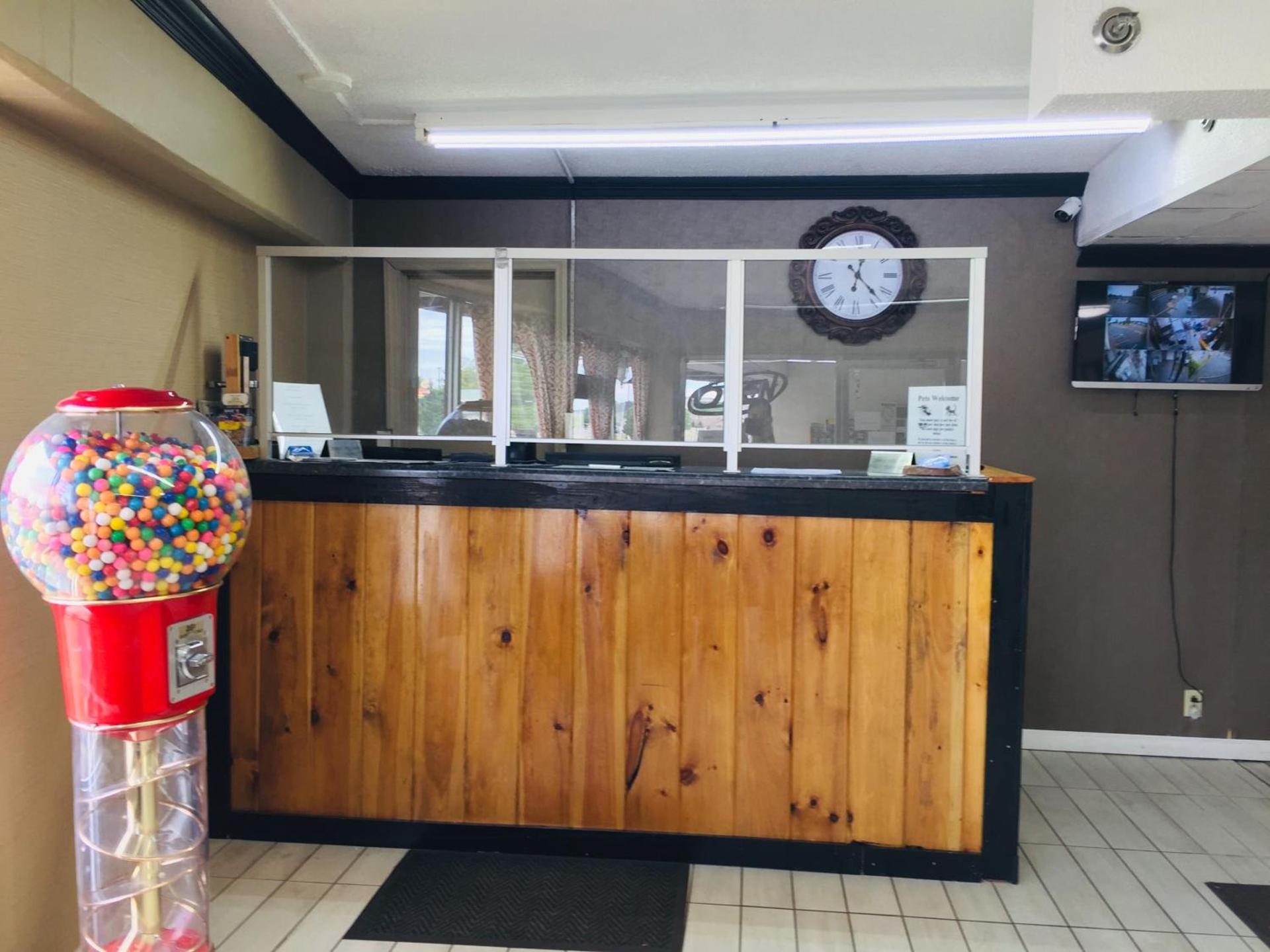 Bear Mount Inn & Suites photo 5