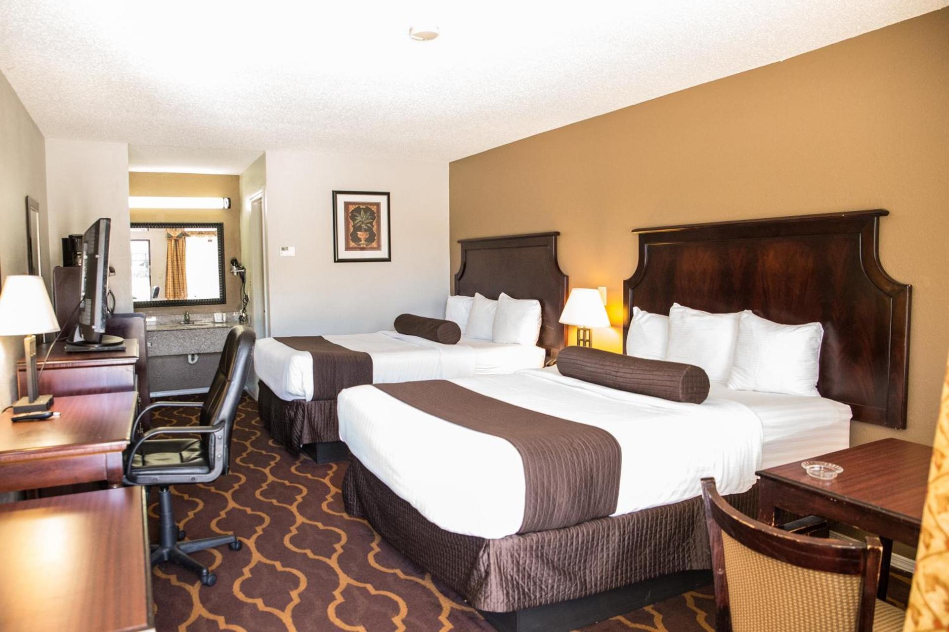 Mockingbird Inn & Suites photo 23