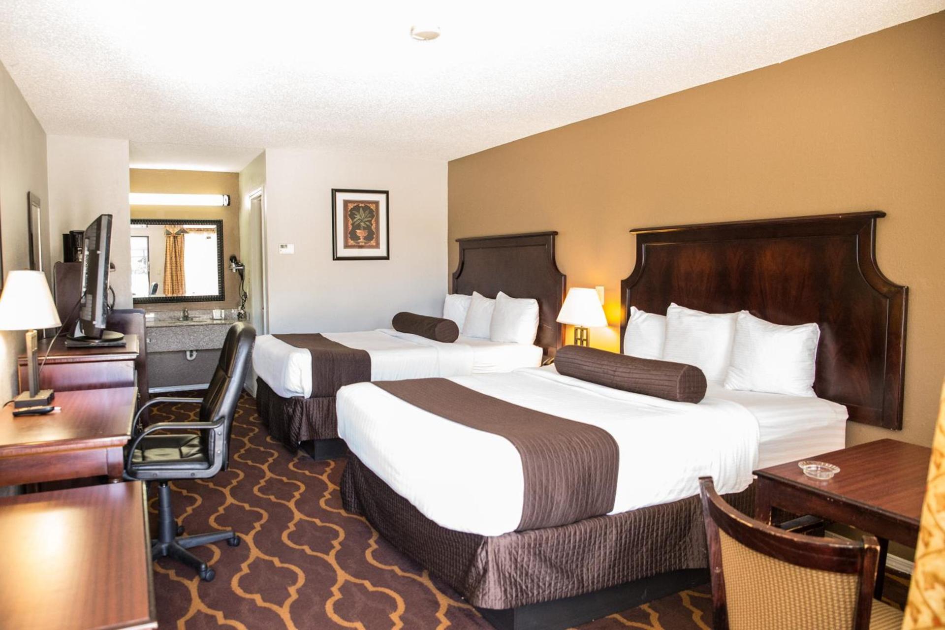 Mockingbird Inn & Suites photo 4