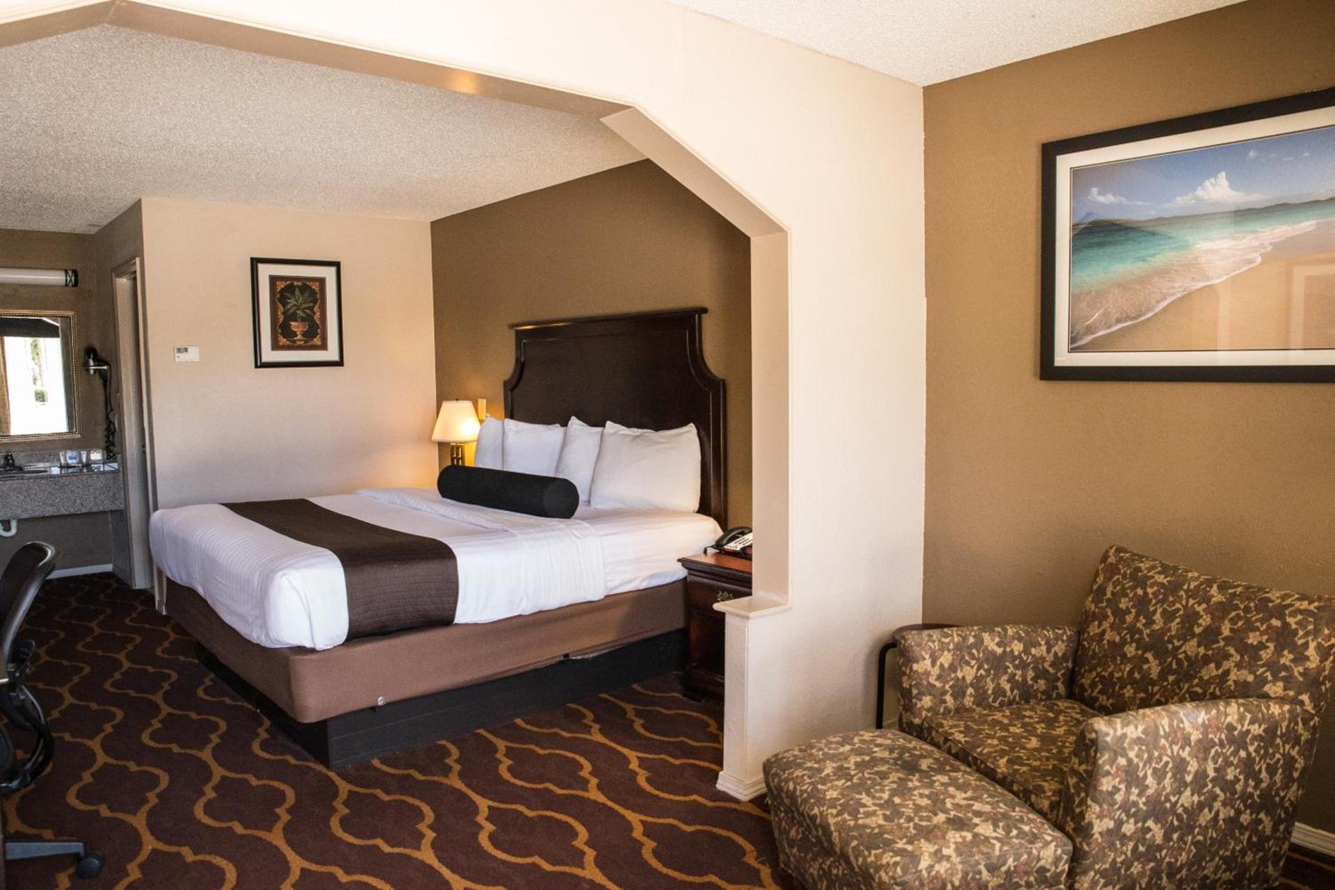 Mockingbird Inn & Suites photo 15