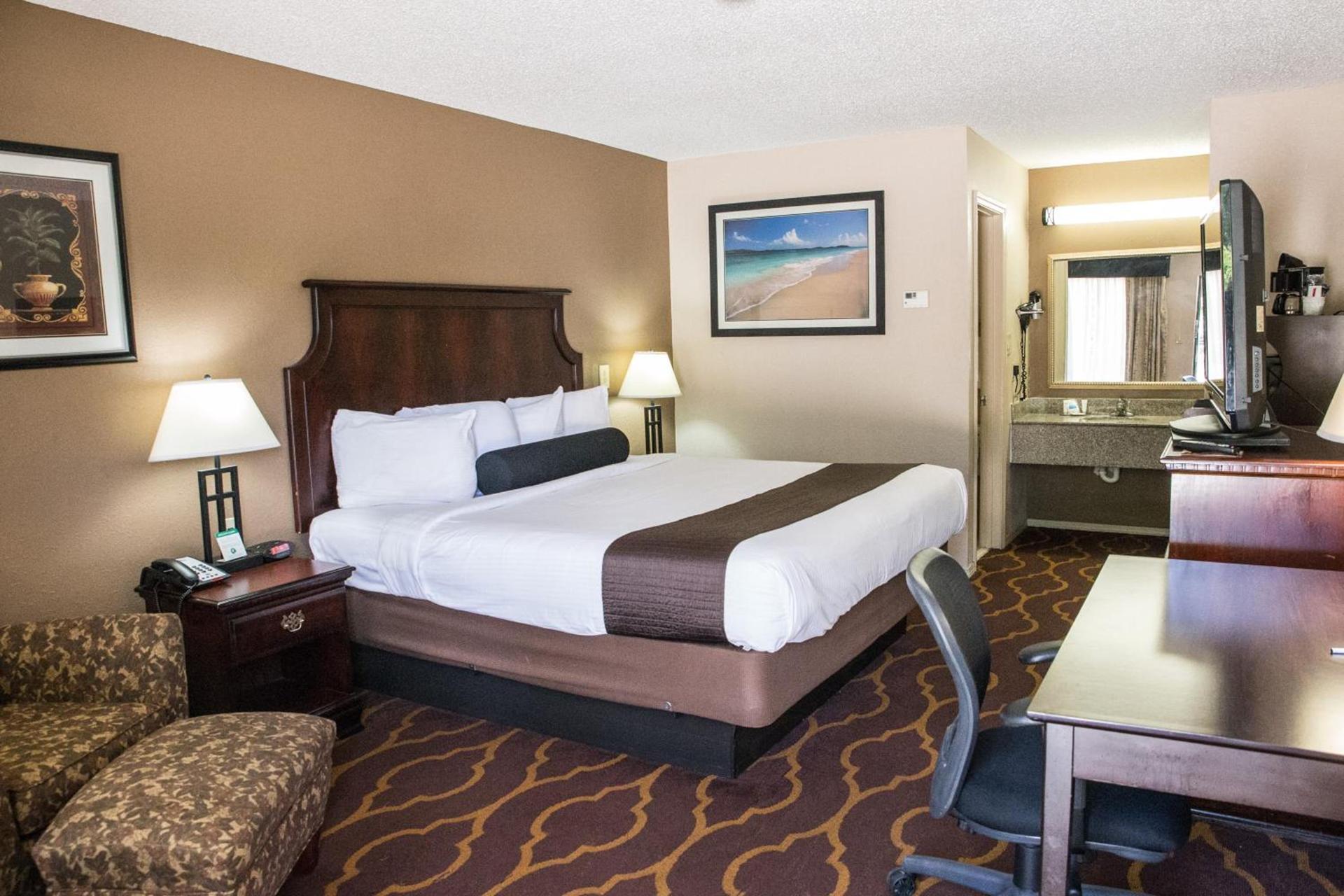 Mockingbird Inn & Suites photo 17