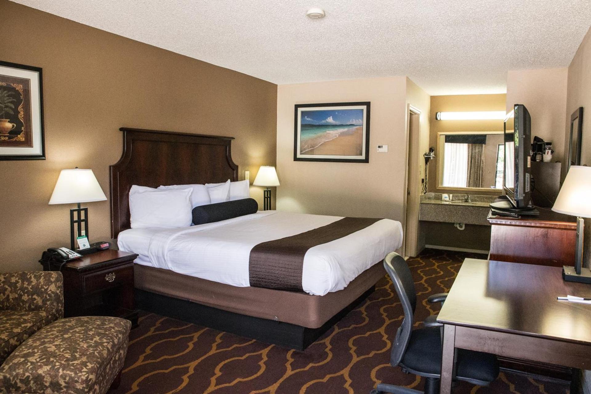 Mockingbird Inn & Suites photo 18