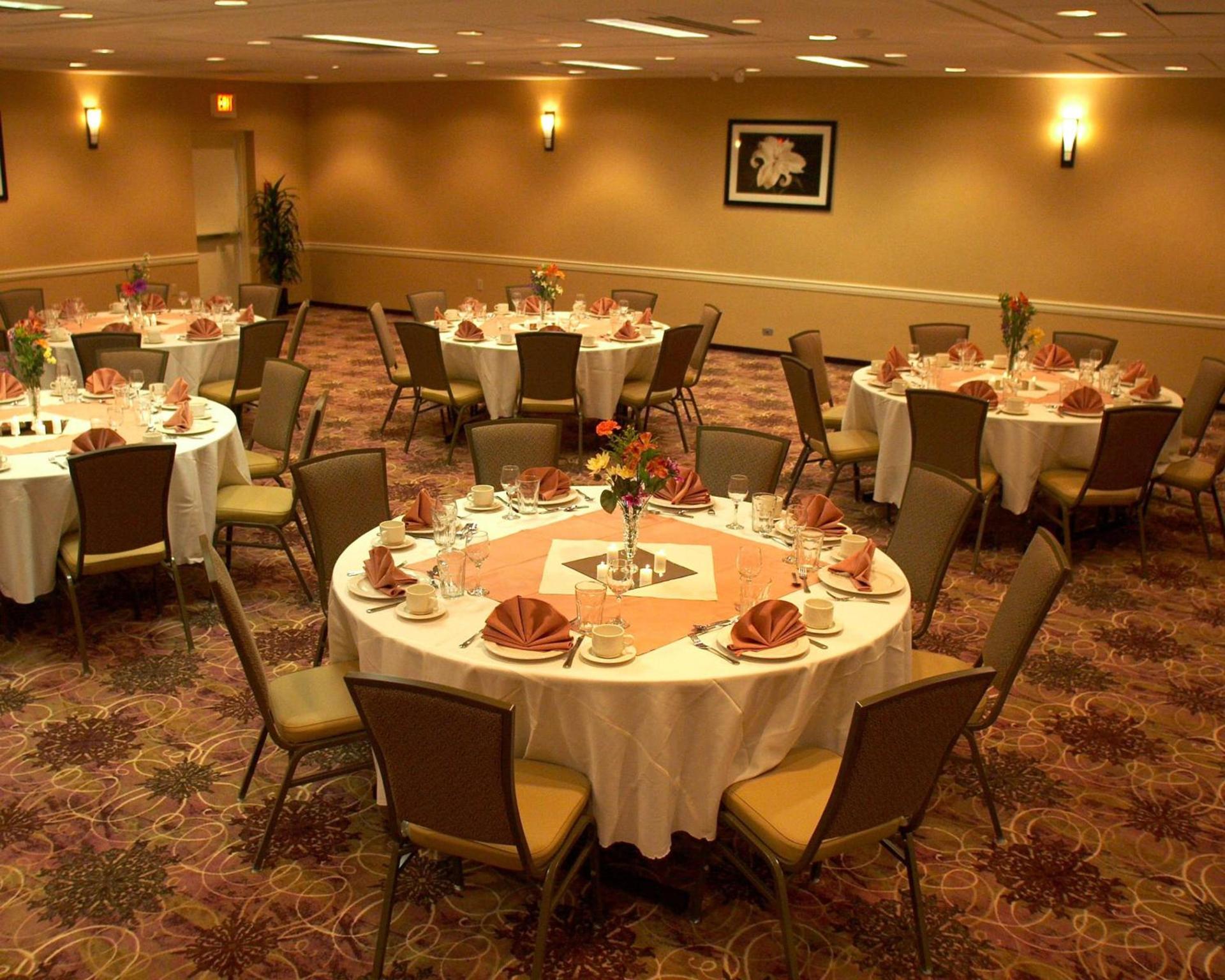 Armoni Inn & Suites photo 20