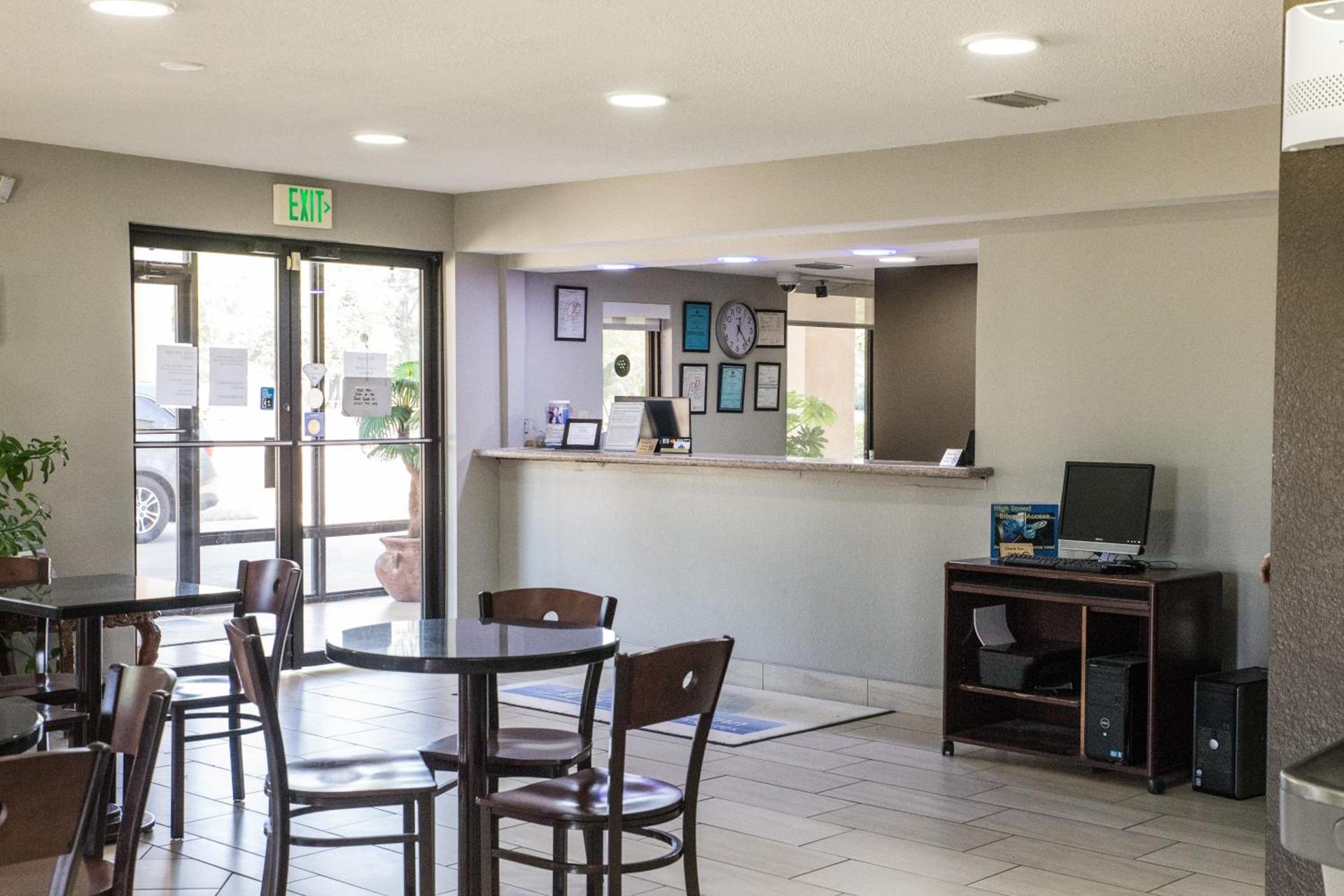 Mockingbird Inn & Suites photo 7