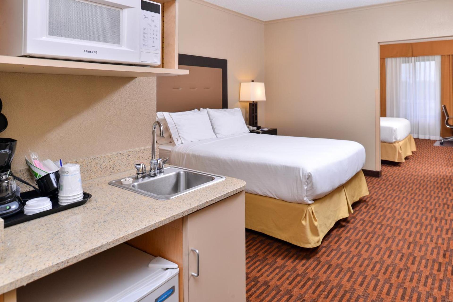 Holiday Inn Express Breezewood by IHG photo 65