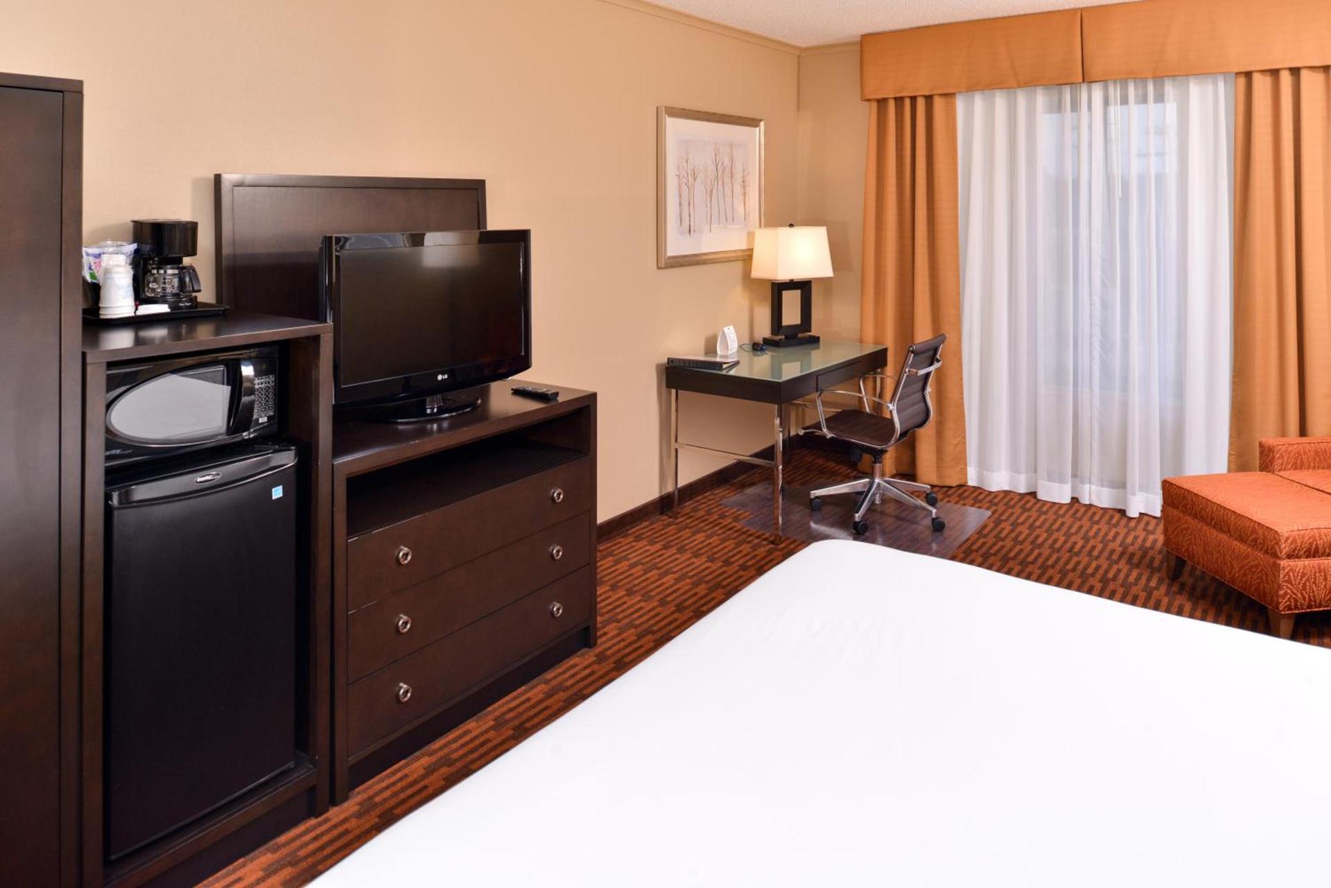 Holiday Inn Express Breezewood by IHG photo 15