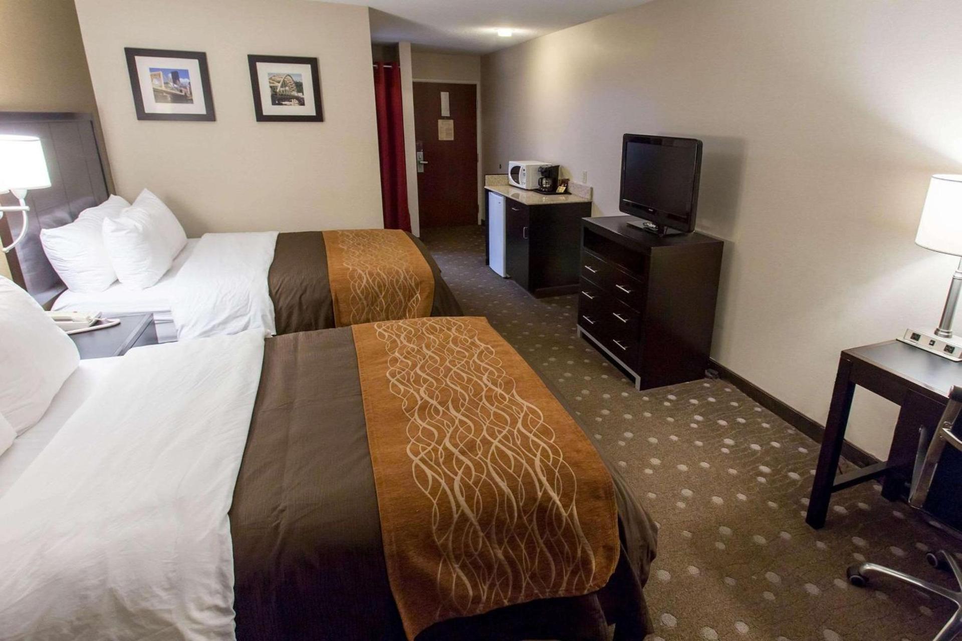 Comfort Inn Pittsburgh Crafton photo 9