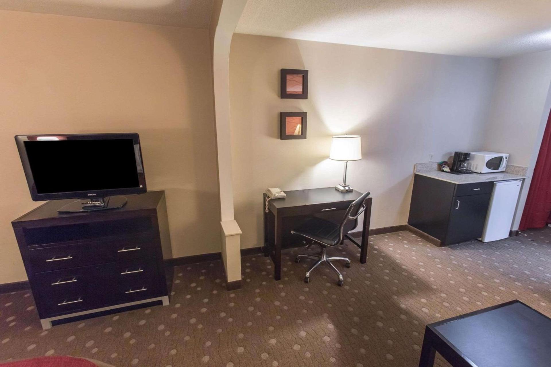 Comfort Inn Pittsburgh Crafton photo 23