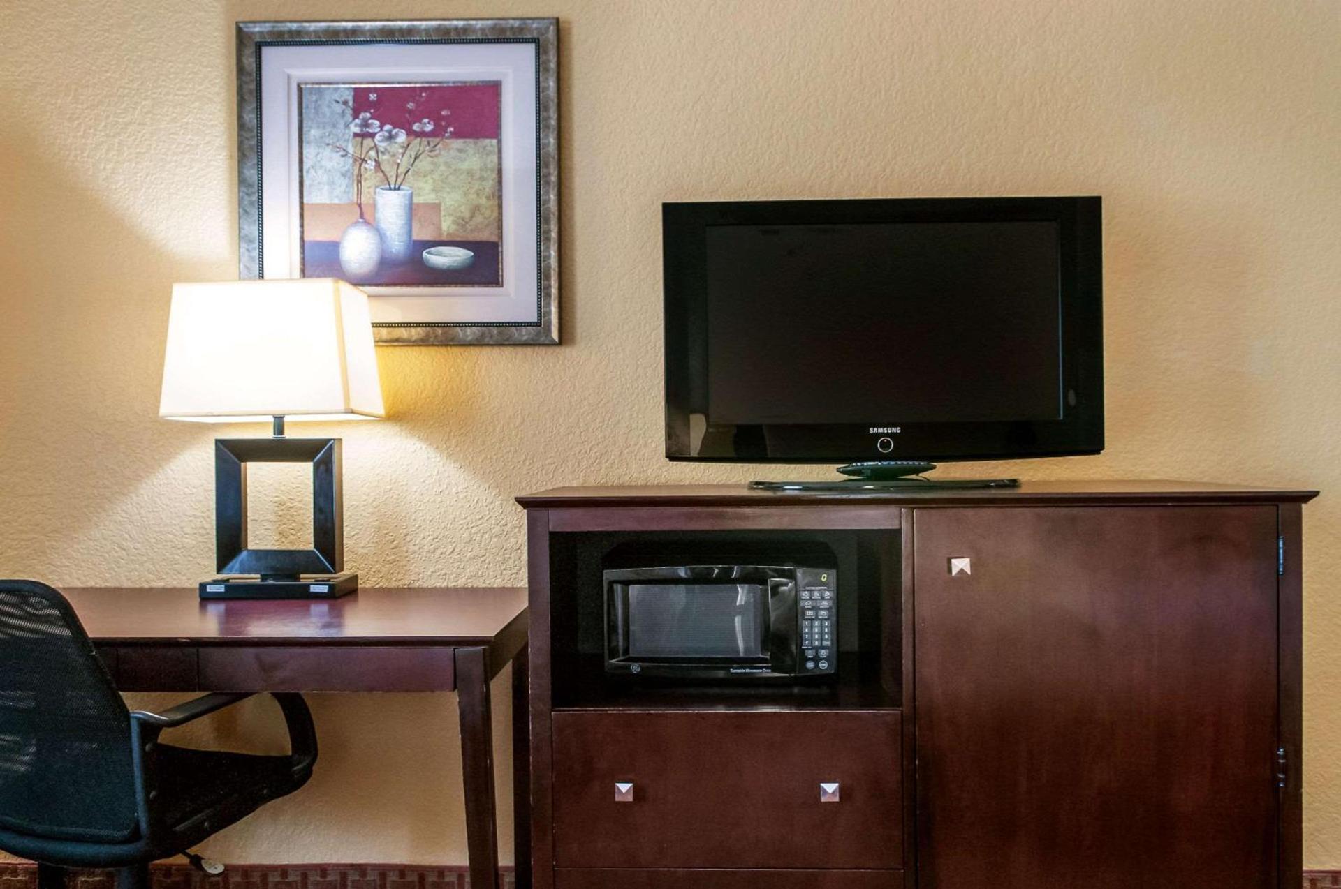 Quality Inn & Suites Slidell photo 14