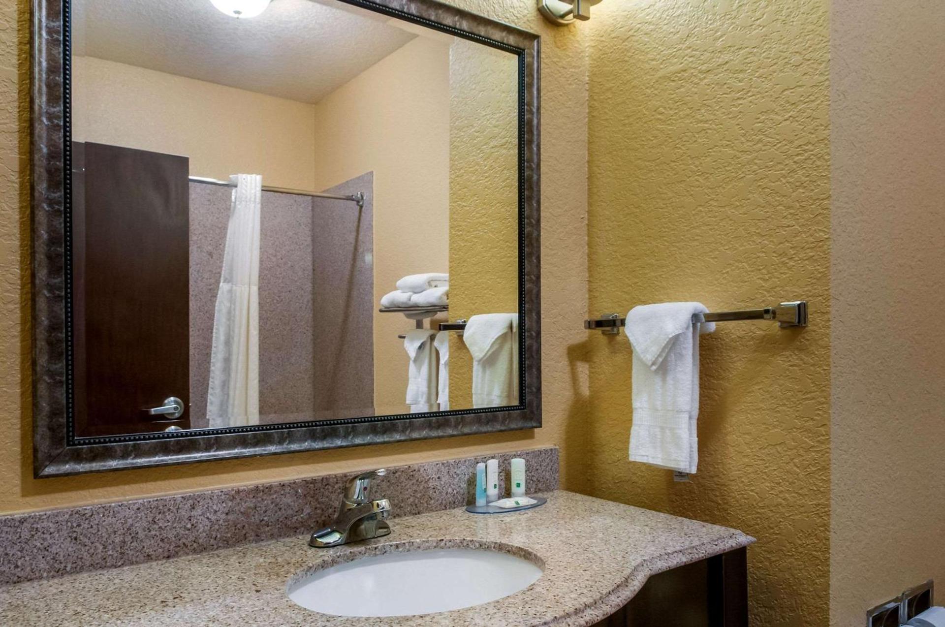 Quality Inn & Suites Slidell photo 20