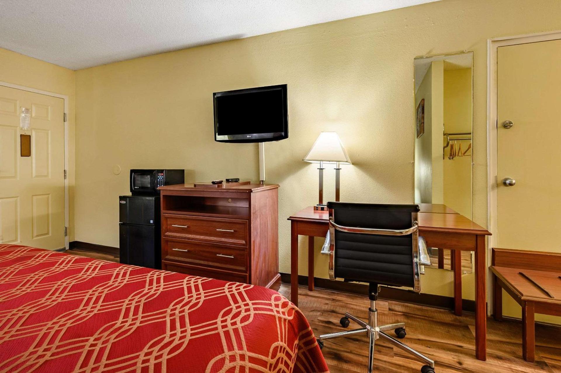 Econo Lodge Athens I-65 photo 9