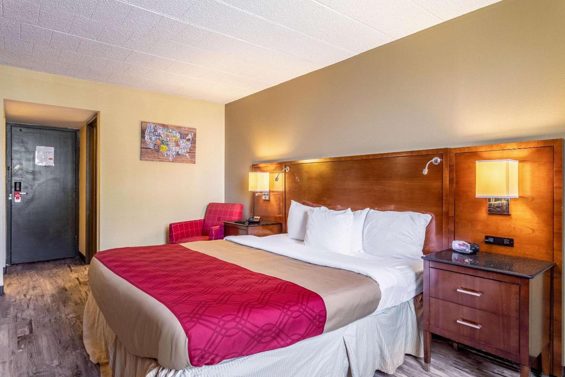 Econo Lodge photo 11