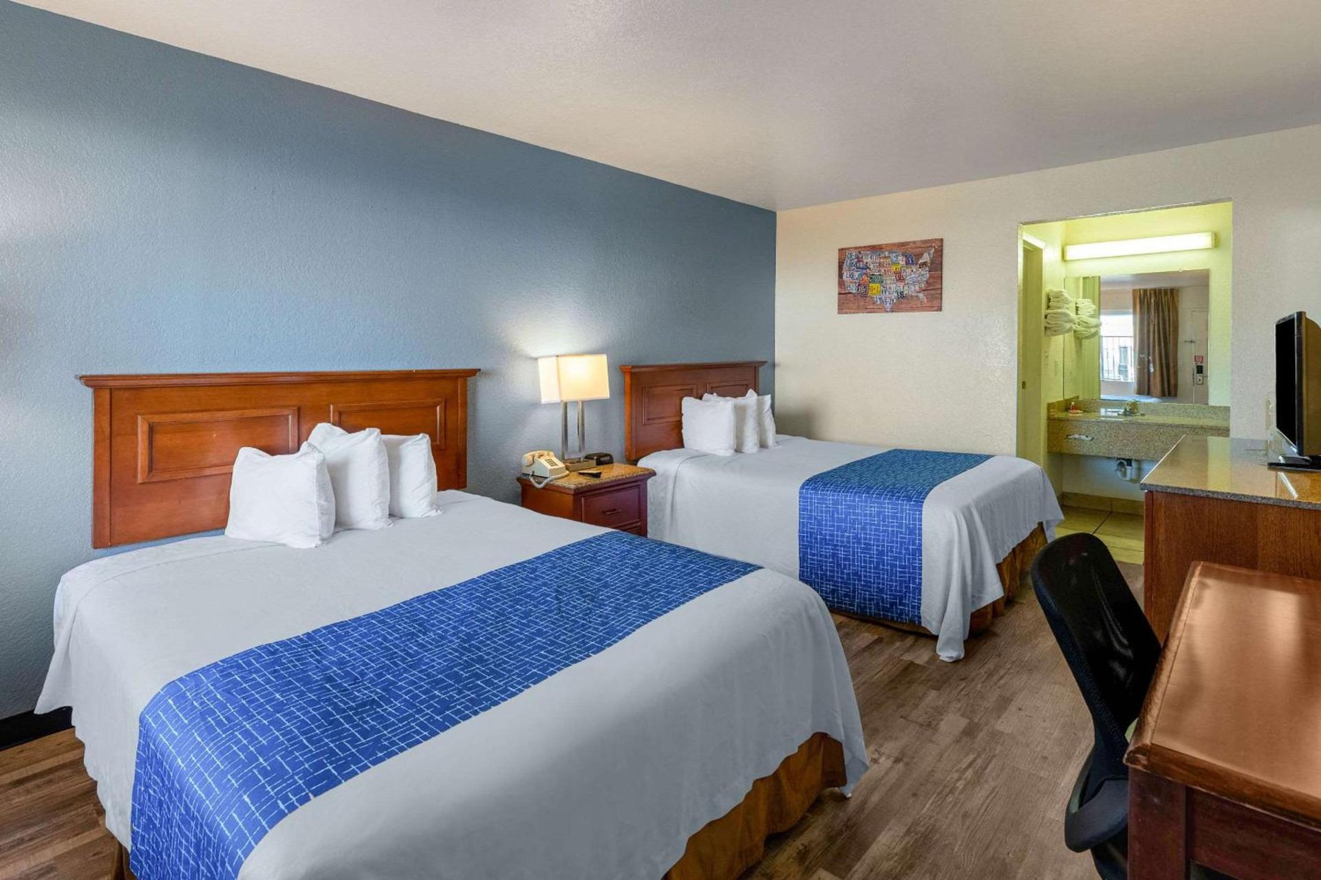 Econo Lodge Phoenix North I-17 photo 23