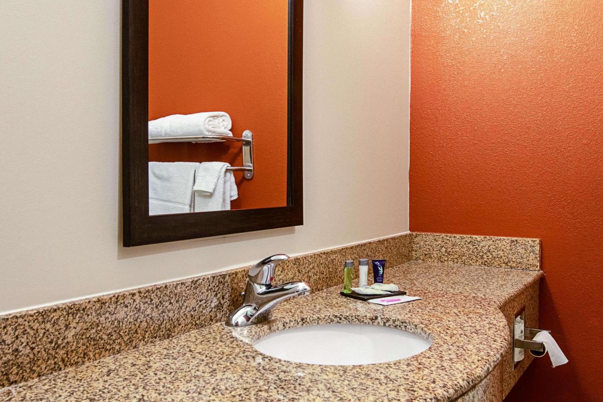Sleep Inn & Suites Hobbs photo 41