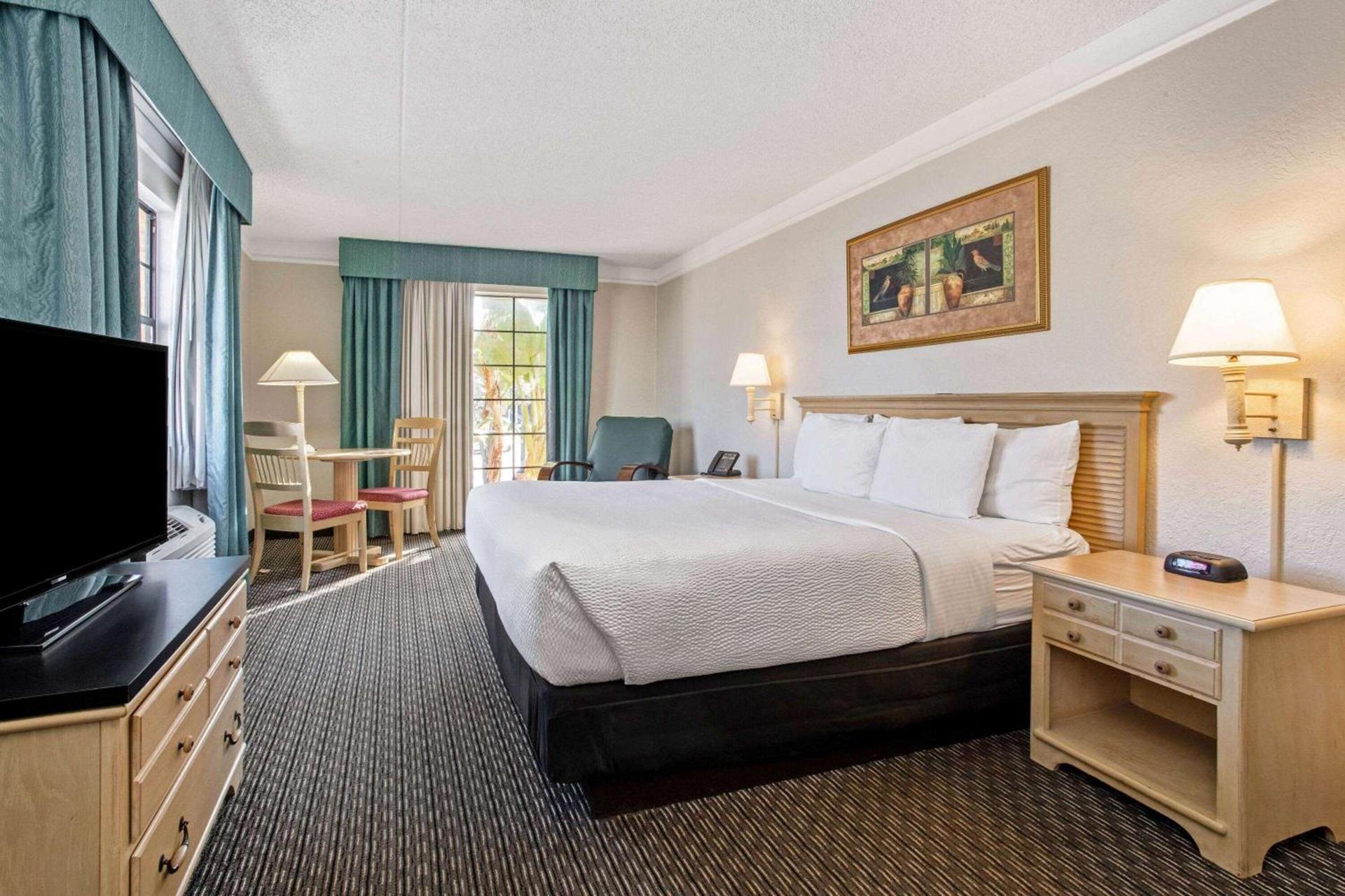 La Quinta by Wyndham St Petersburg-Clearwater photo 22