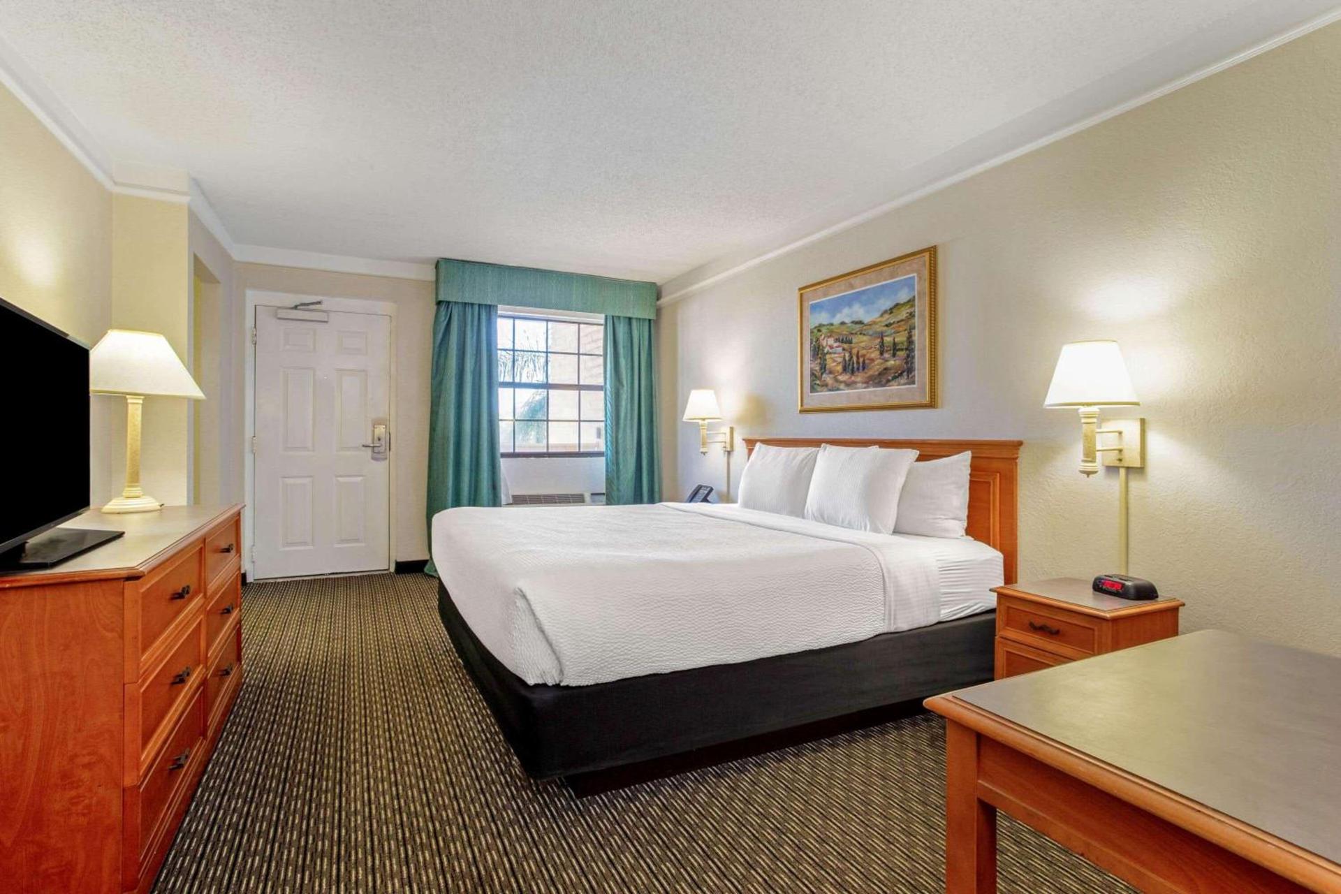 La Quinta by Wyndham St Petersburg-Clearwater photo 29