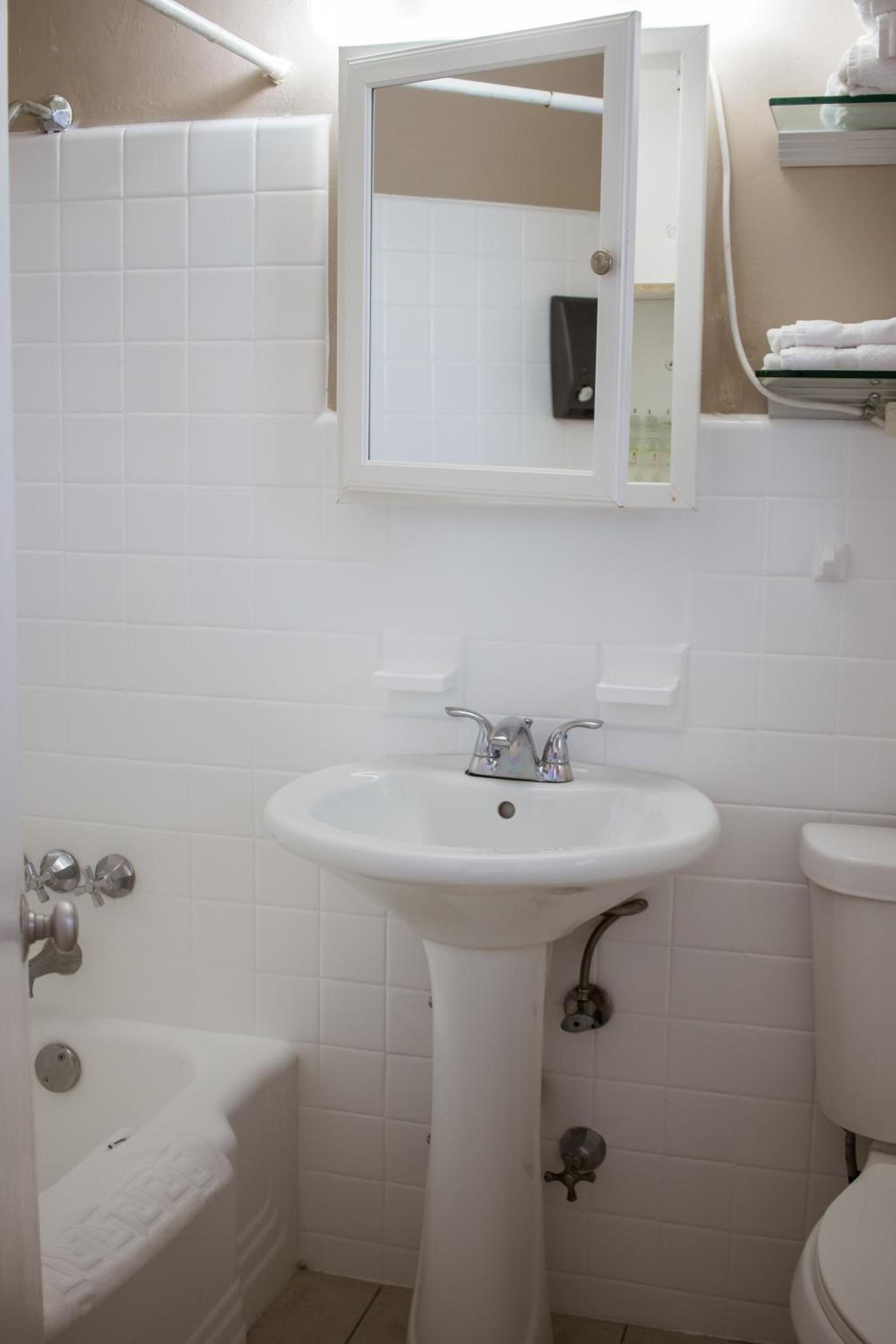 Riptide Oceanfront Hotel photo 15
