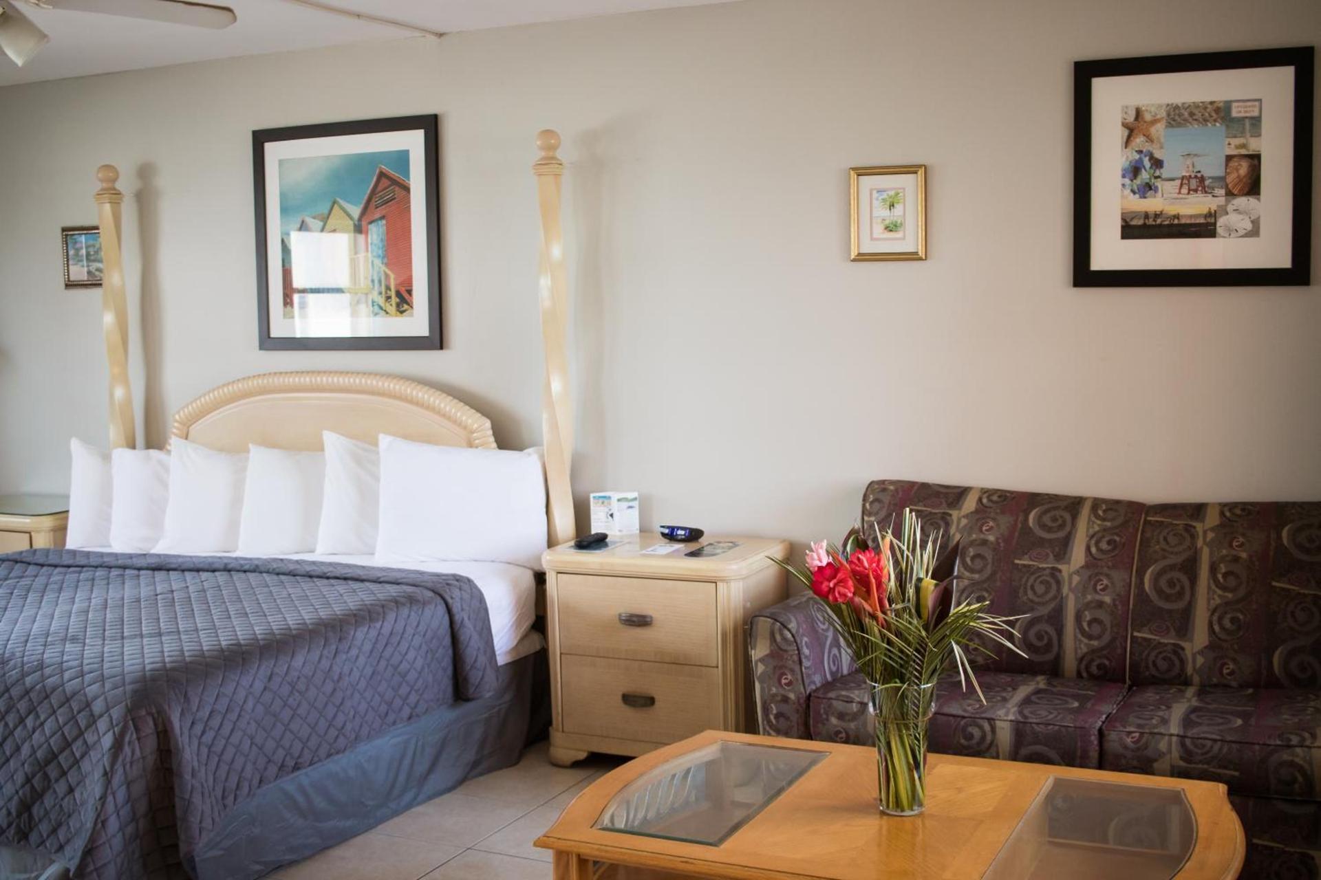 Riptide Oceanfront Hotel photo 18