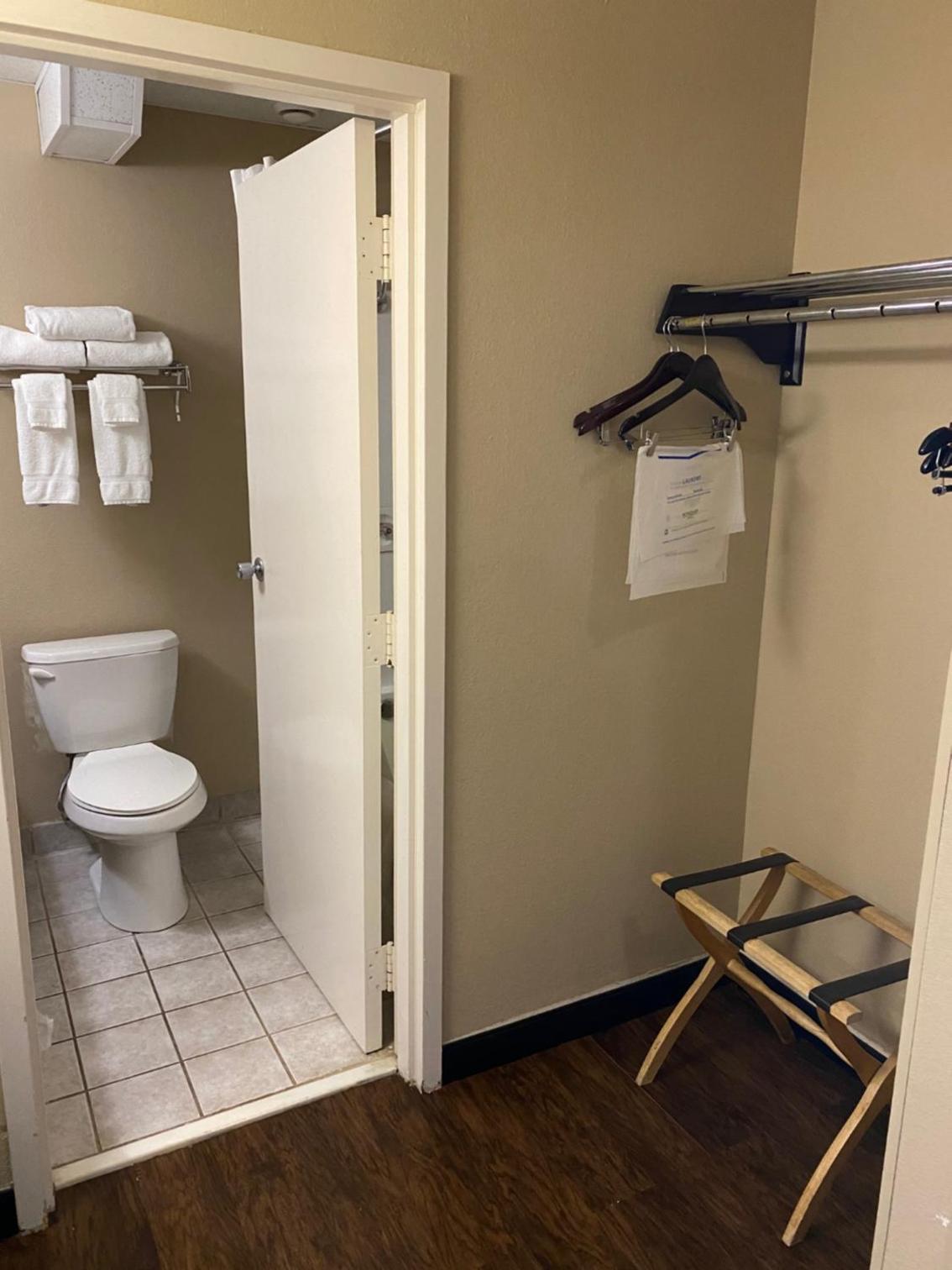 Baymont by Wyndham Kokomo photo 25
