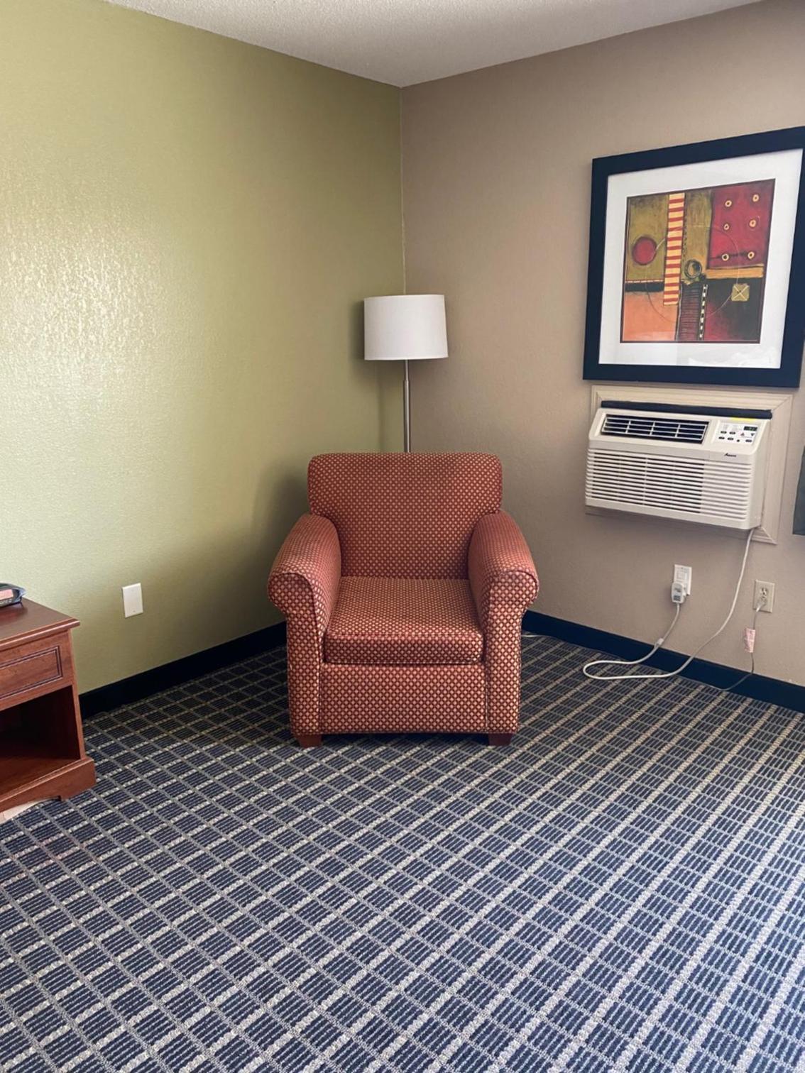 Baymont by Wyndham Kokomo photo 22