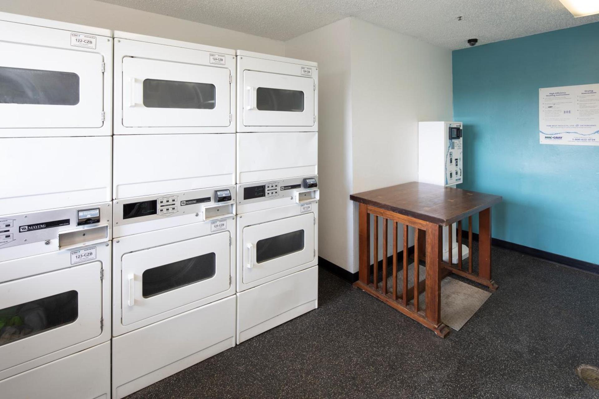 InTown Suites Extended Stay Atlanta GA - West Midtown photo 4