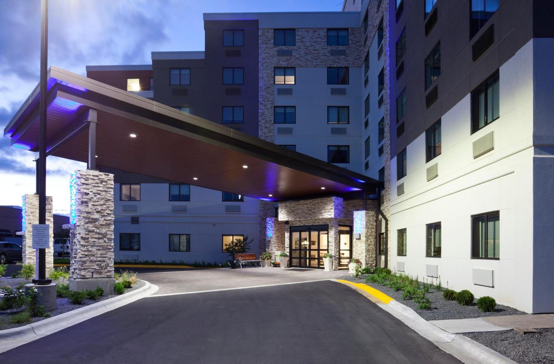 Holiday Inn Express Roseville-St. Paul by IHG photo 31