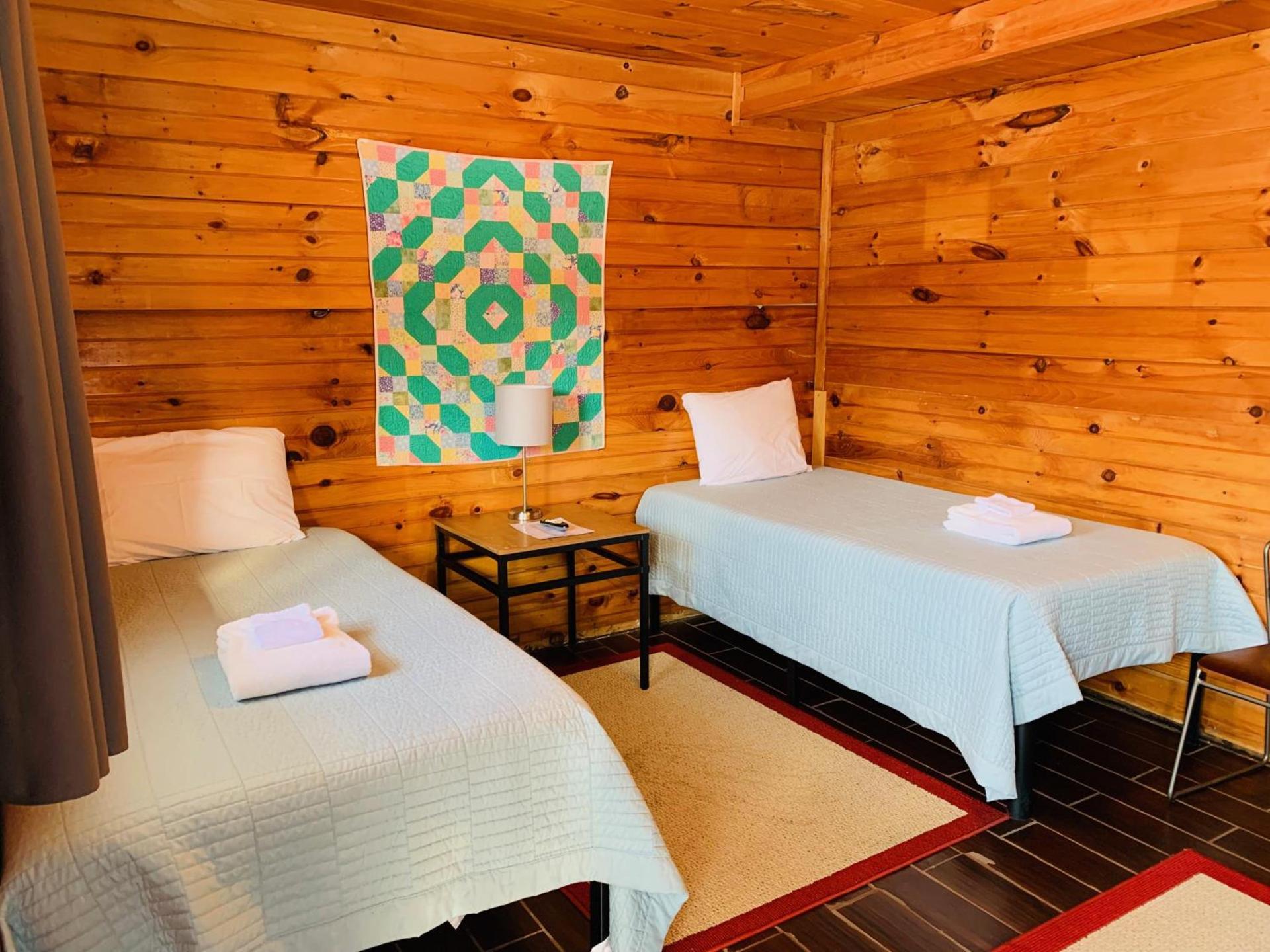Pine Crest Motel & Cabins photo 2