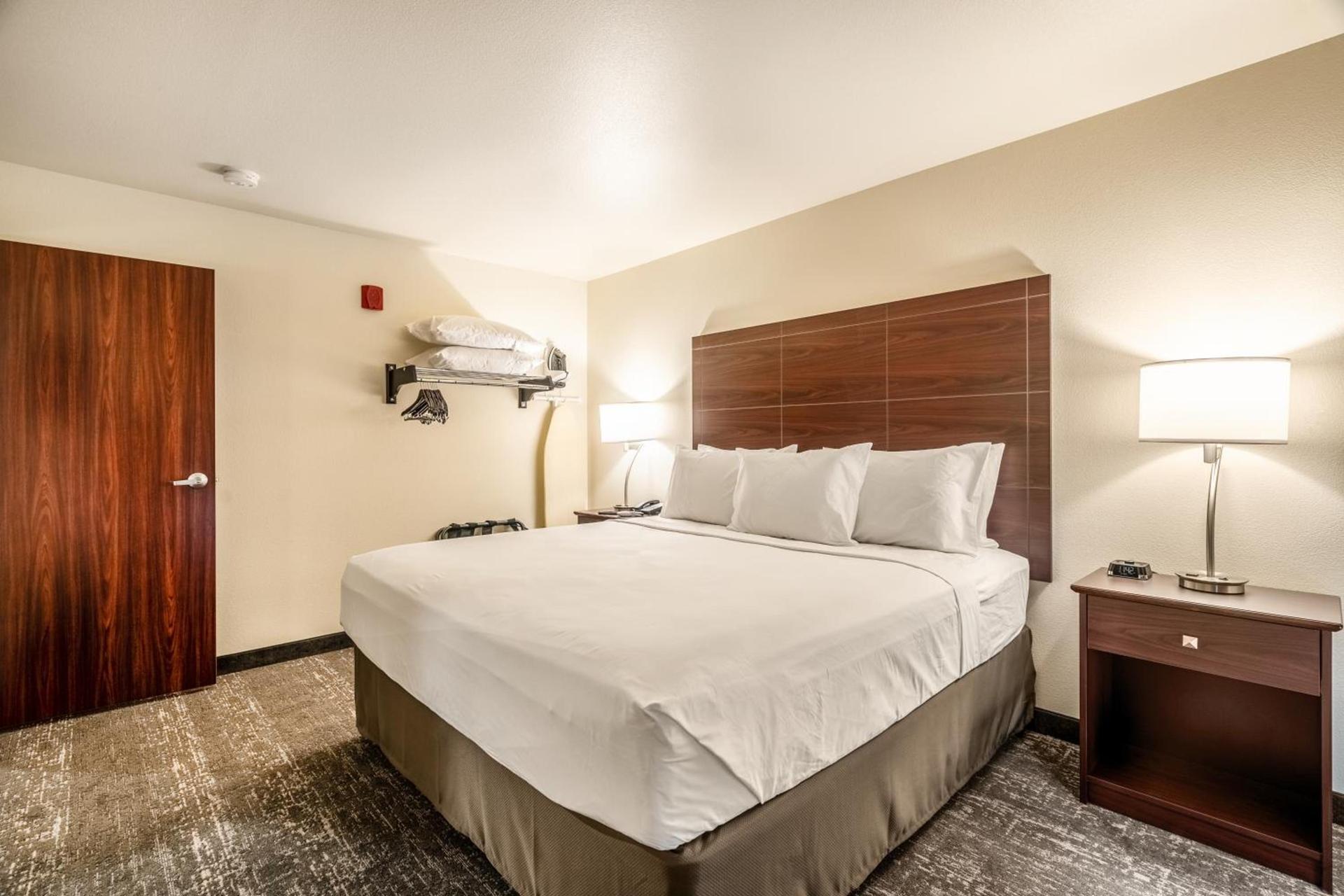 Cobblestone Hotel & Suites - Andrews photo 12