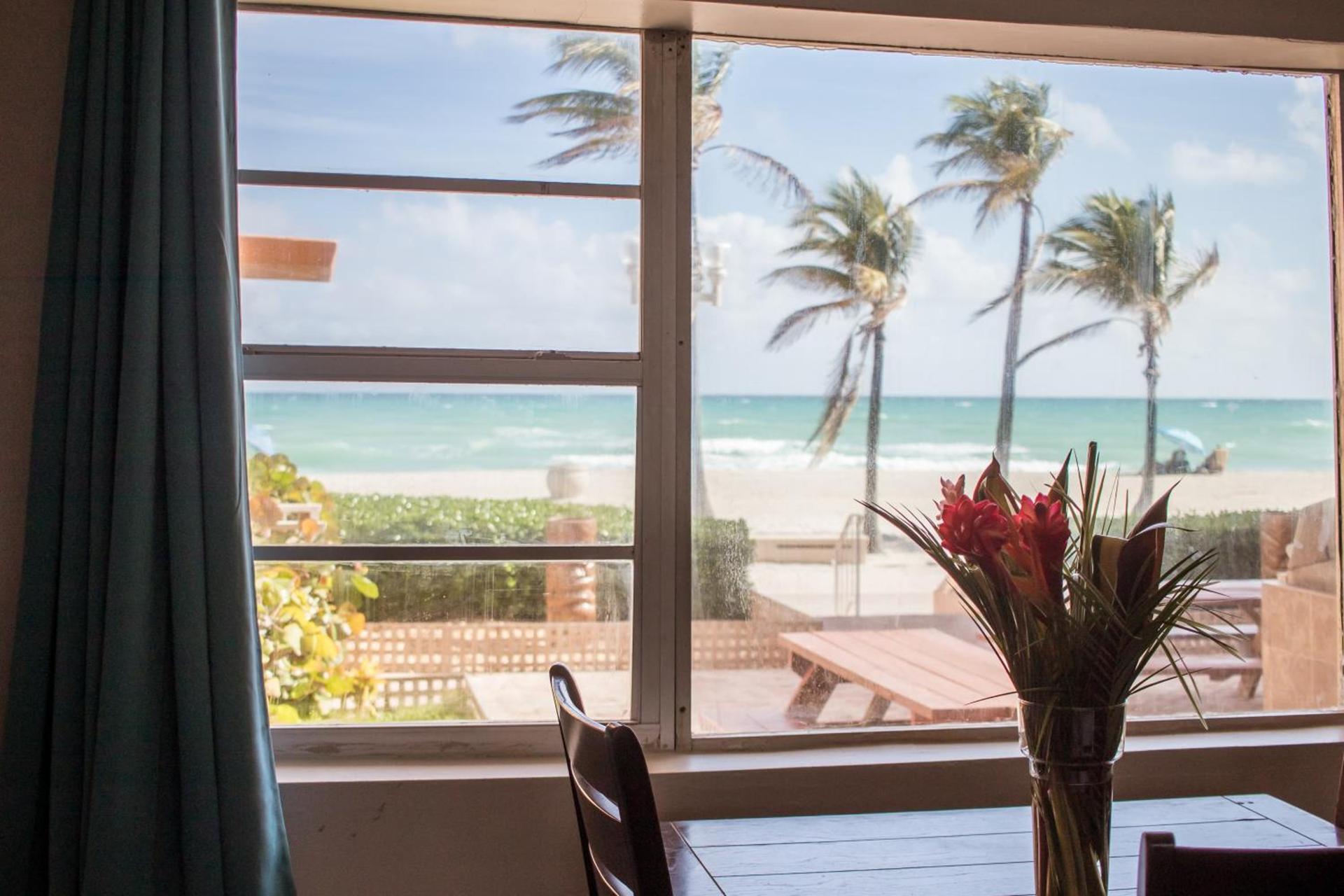 Riptide Oceanfront Hotel photo 5