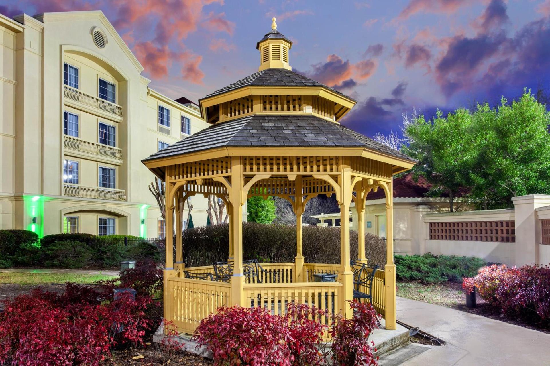 La Quinta by Wyndham Birmingham Hoover photo 37