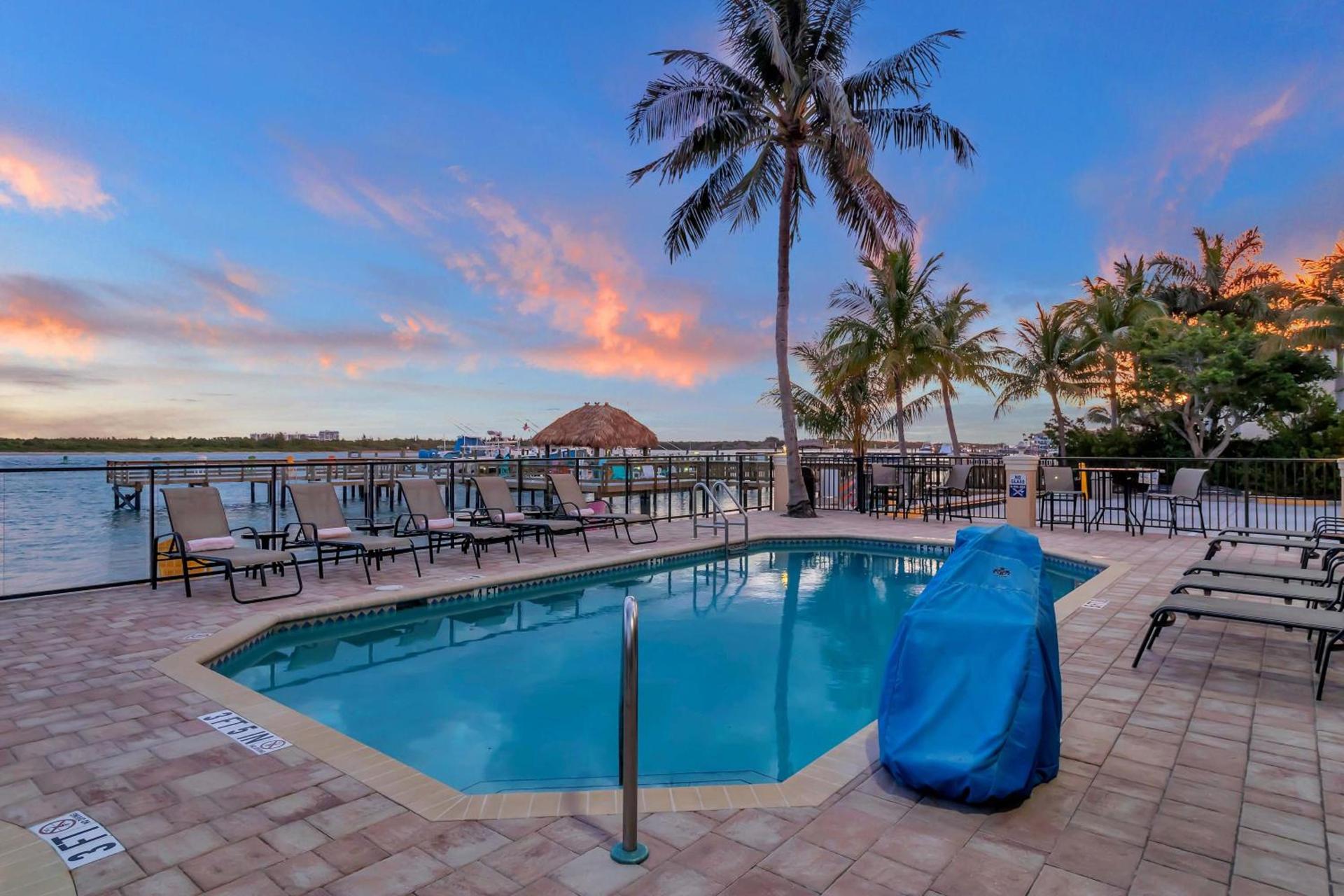 Hutchinson Island Hotel photo 4