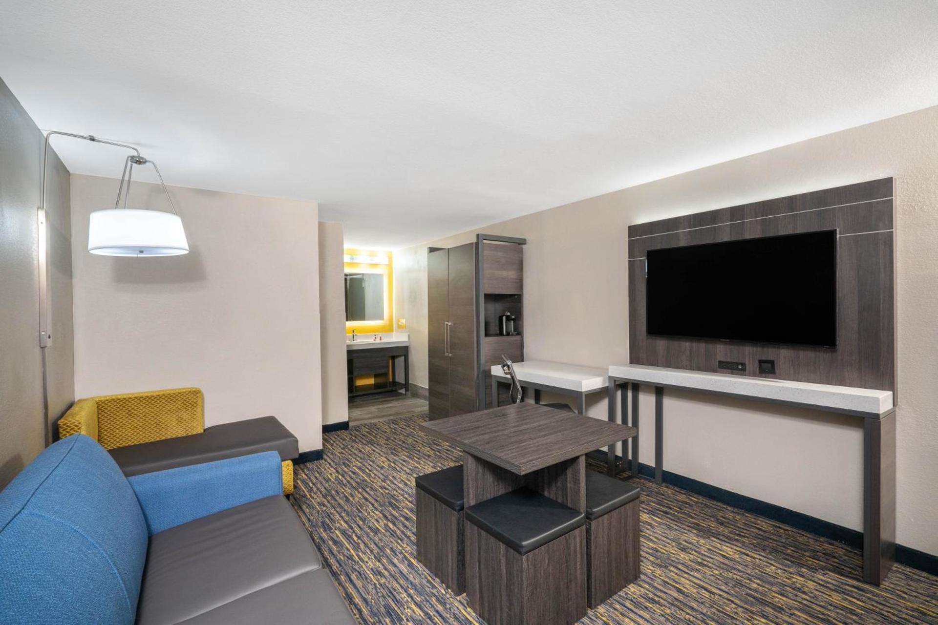 Baymont by Wyndham Murfreesboro photo 35