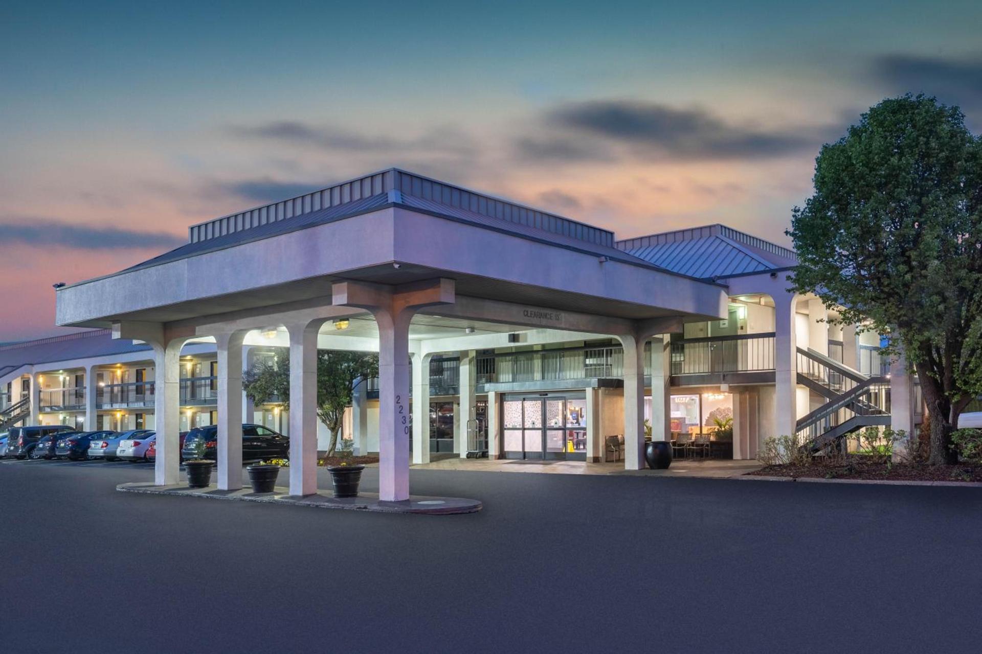 Baymont by Wyndham Murfreesboro photo 27
