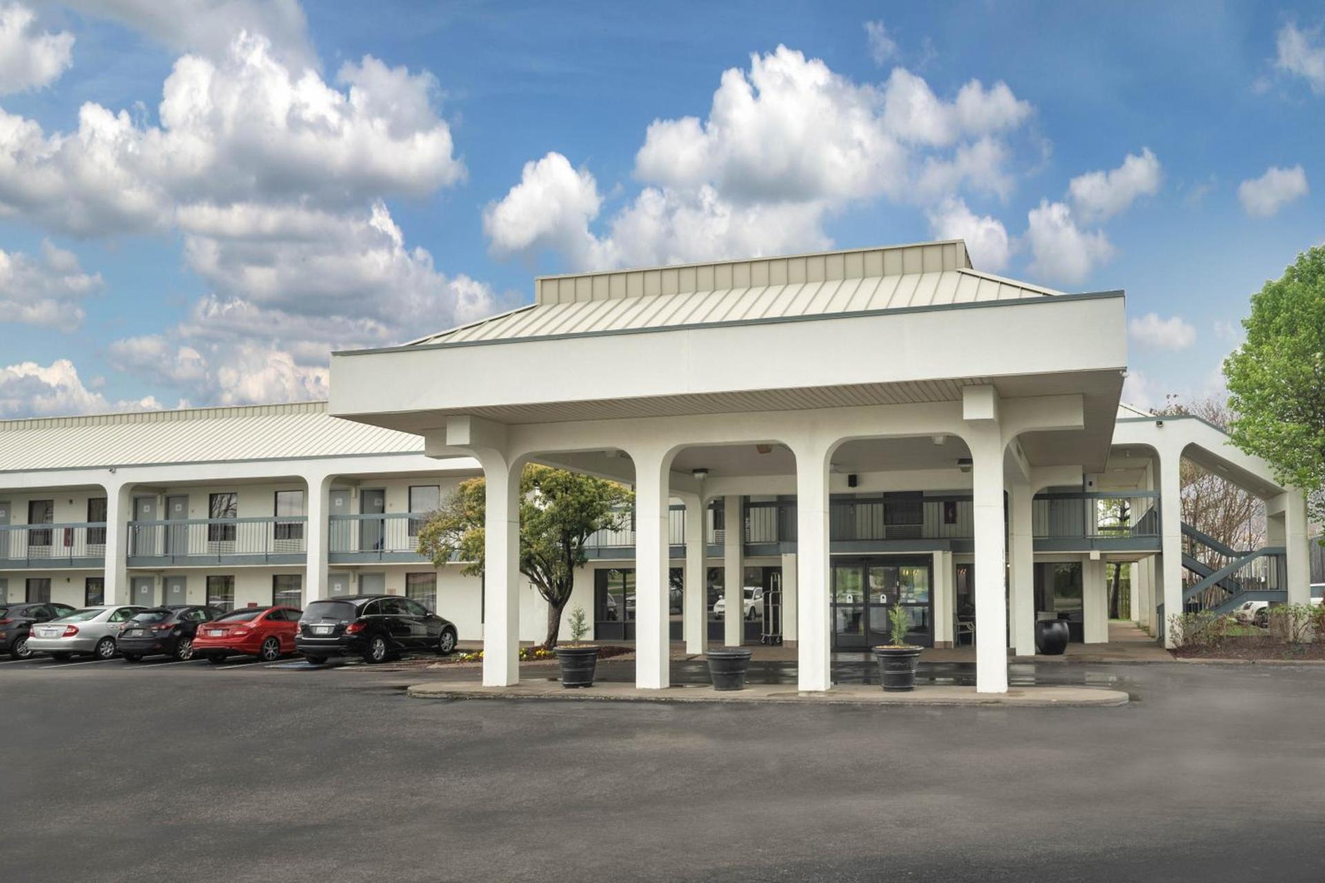 Baymont by Wyndham Murfreesboro photo 45