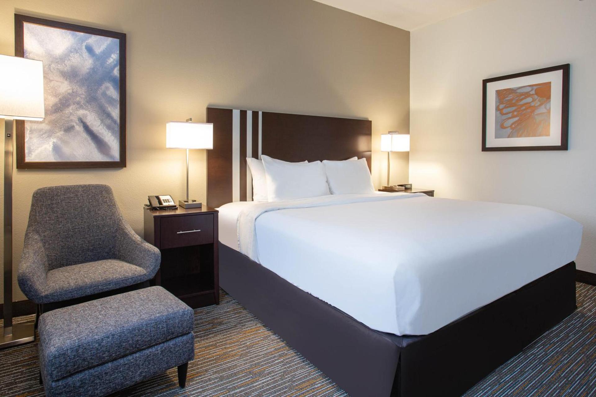 Wingate by Wyndham Gurnee photo 21