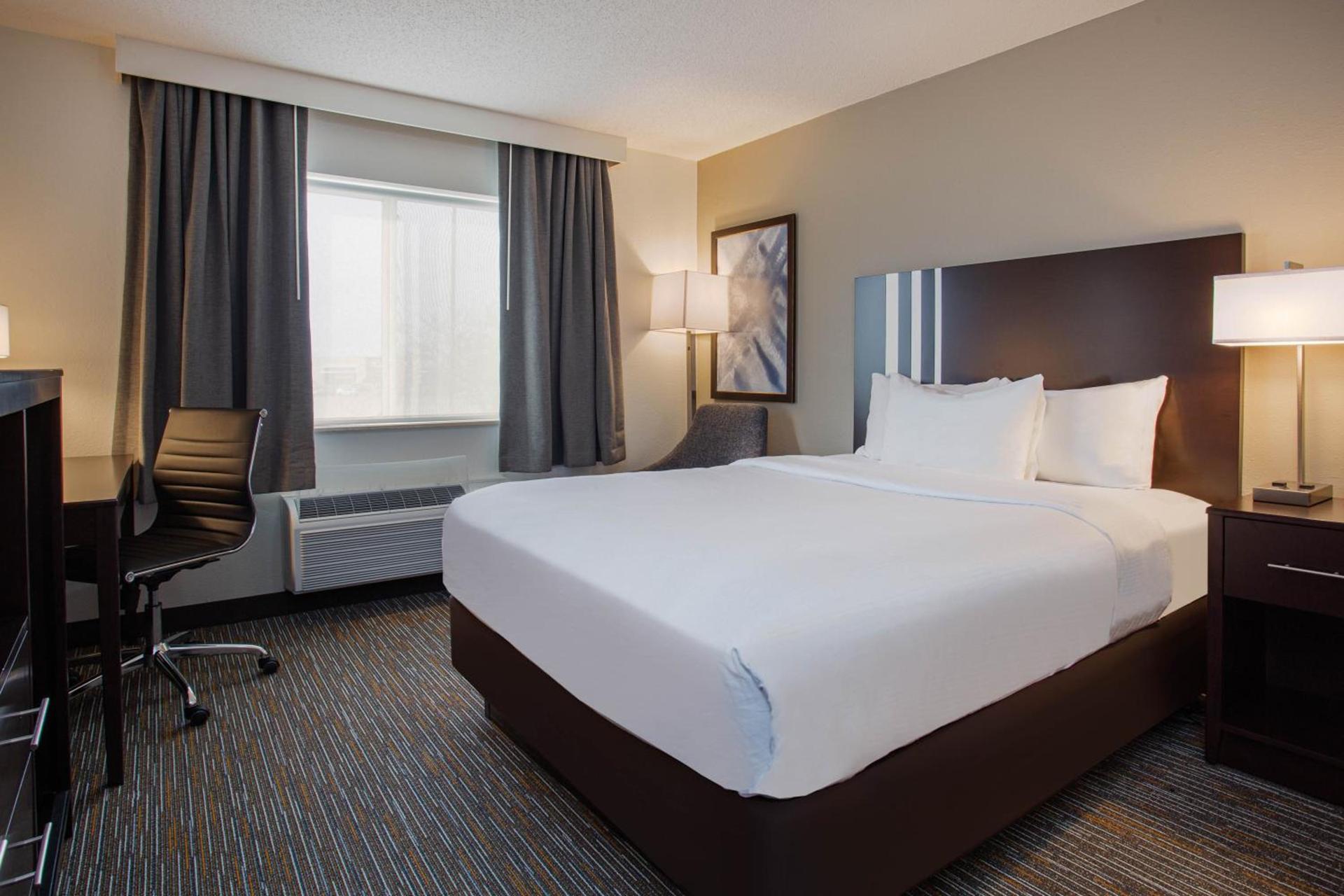 Wingate by Wyndham Gurnee photo 22