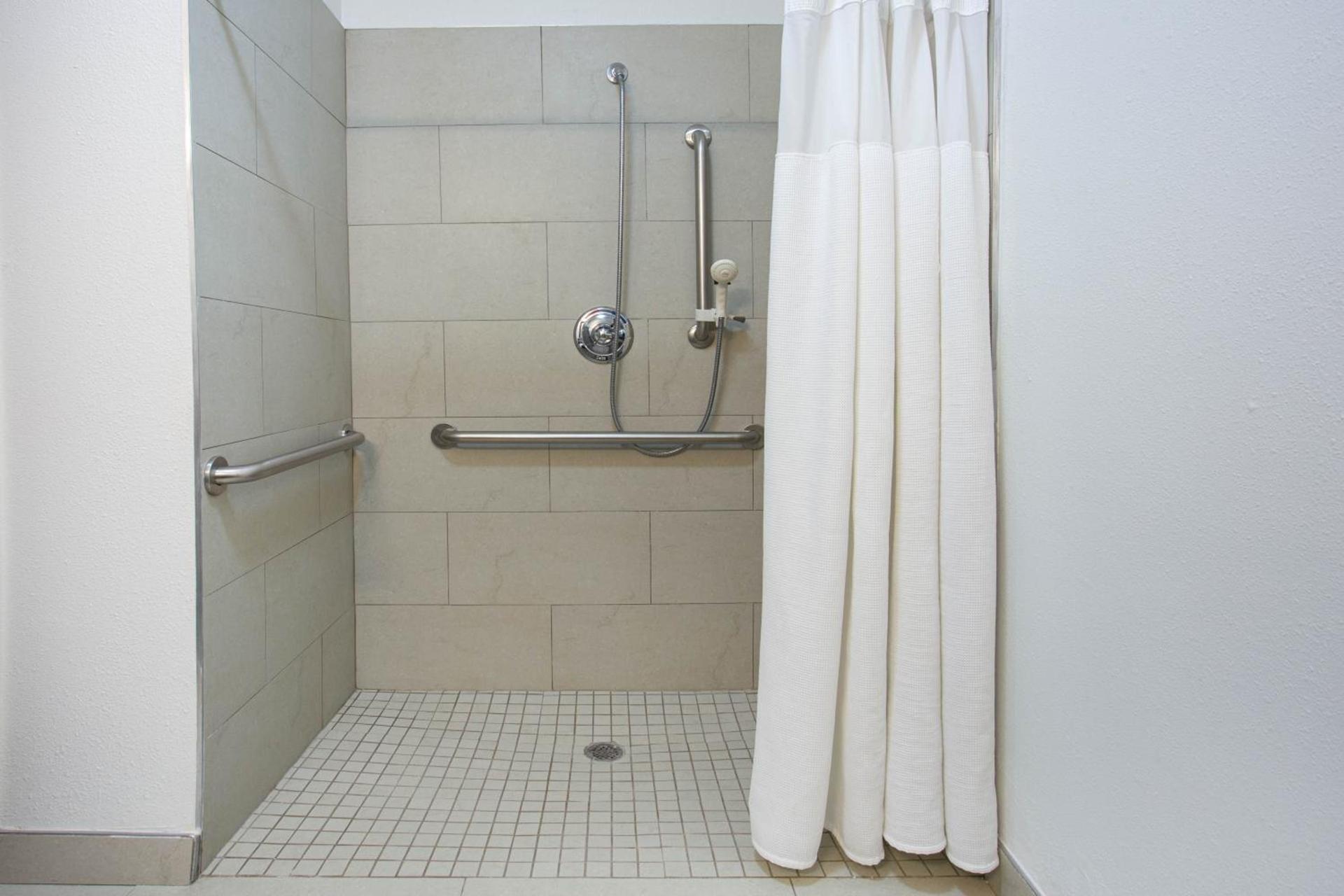 Wingate by Wyndham Gurnee photo 27